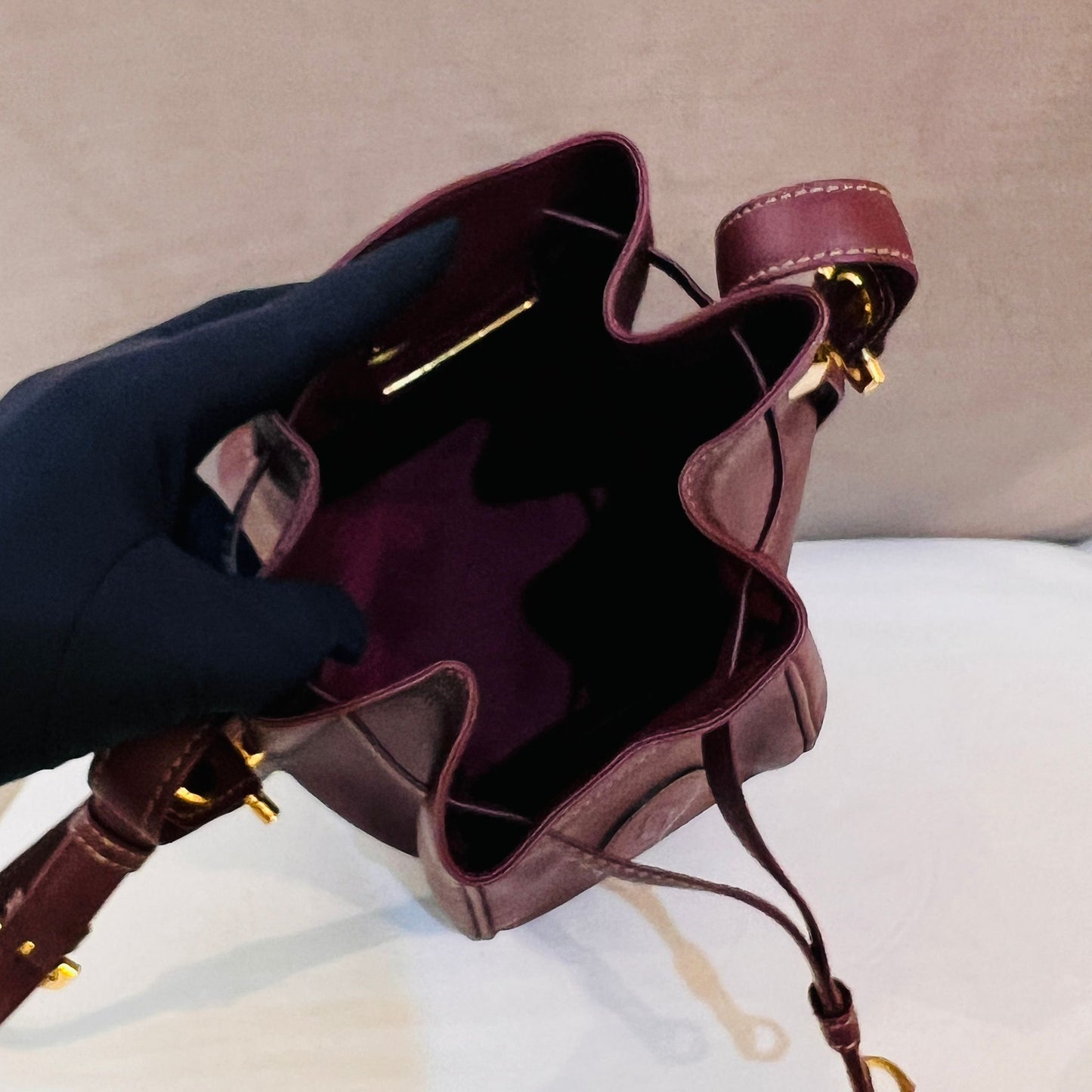 Cartier Vintage Must De Cartier Bordeaux Drawstring Leather Shoulder Bag