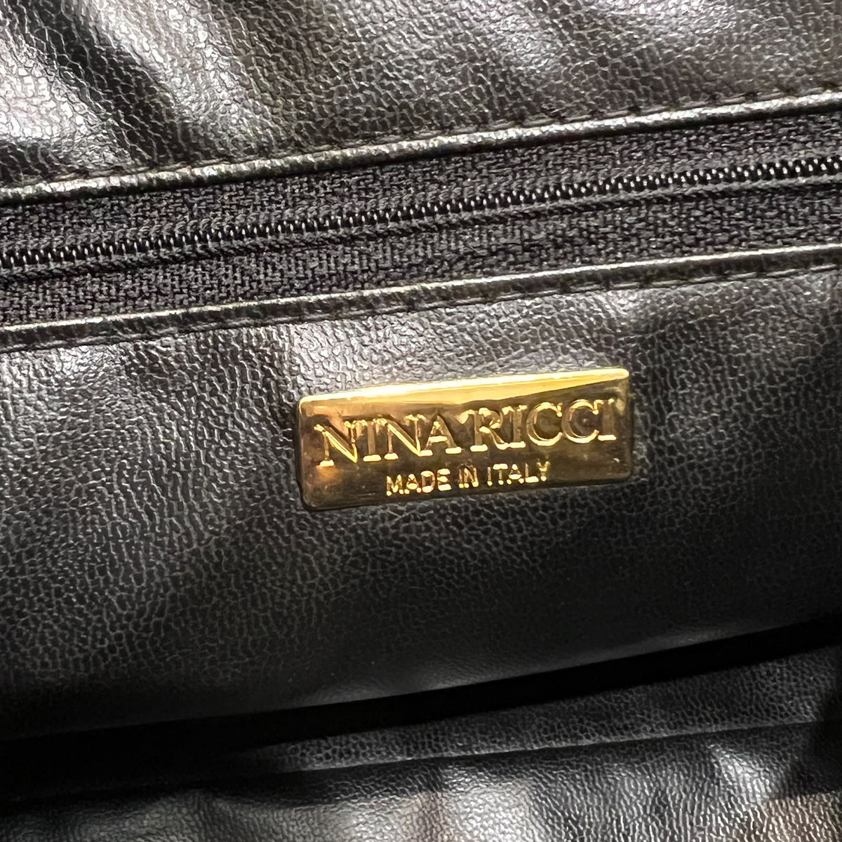 Nina Ricci 中古黑色皮革標誌肩袋