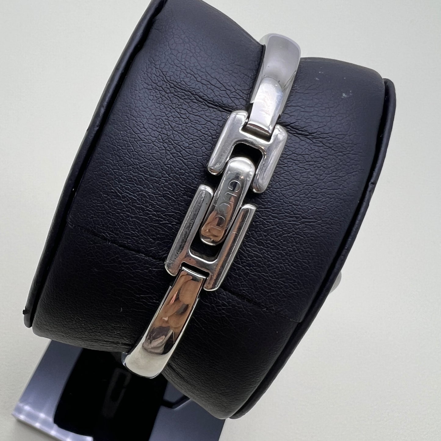 Gucci Vintage Round Shape Silver Face Bangle Watch