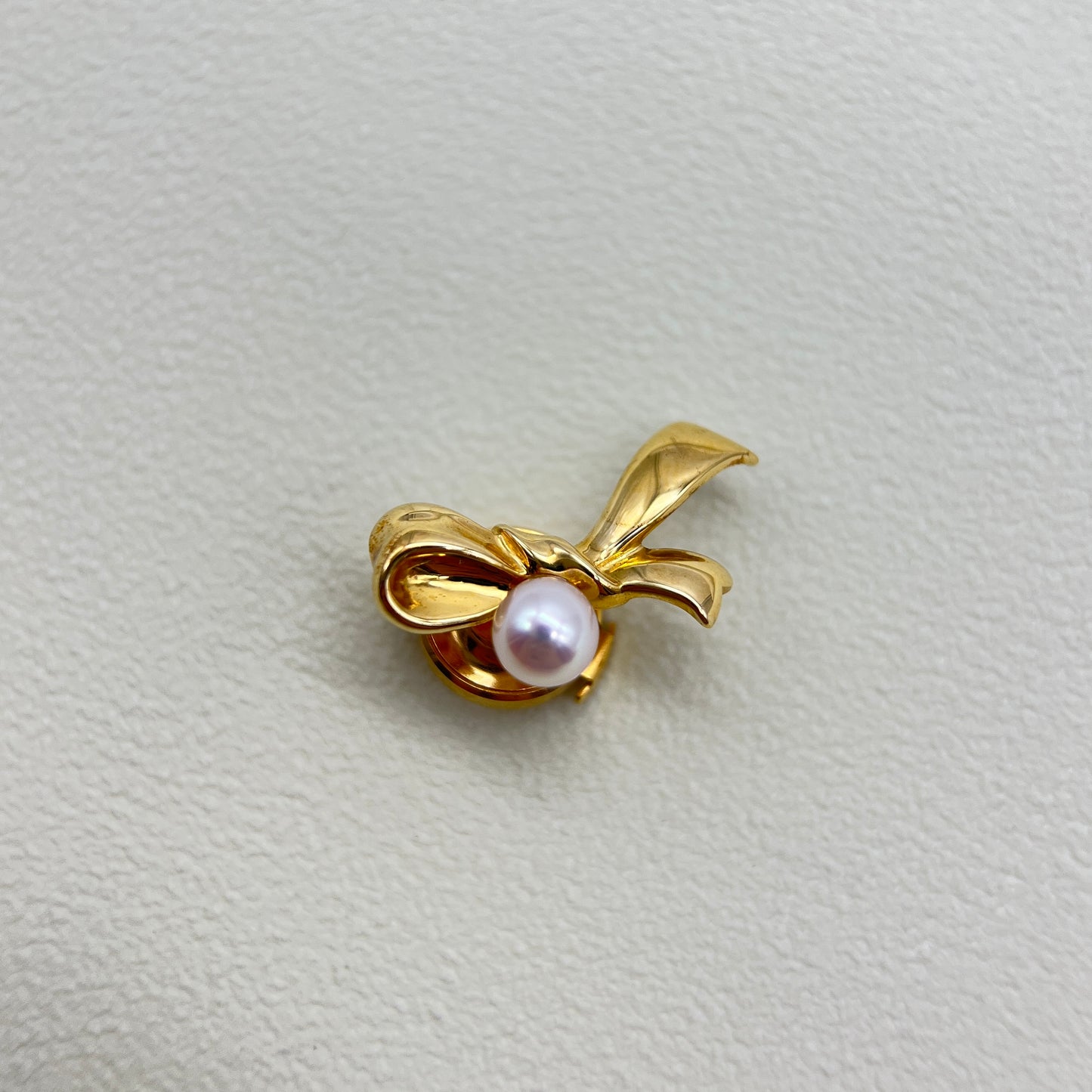 Tasaki Vintage Akoya Pearl and K18 Yellow Gold Ribbon Brooch