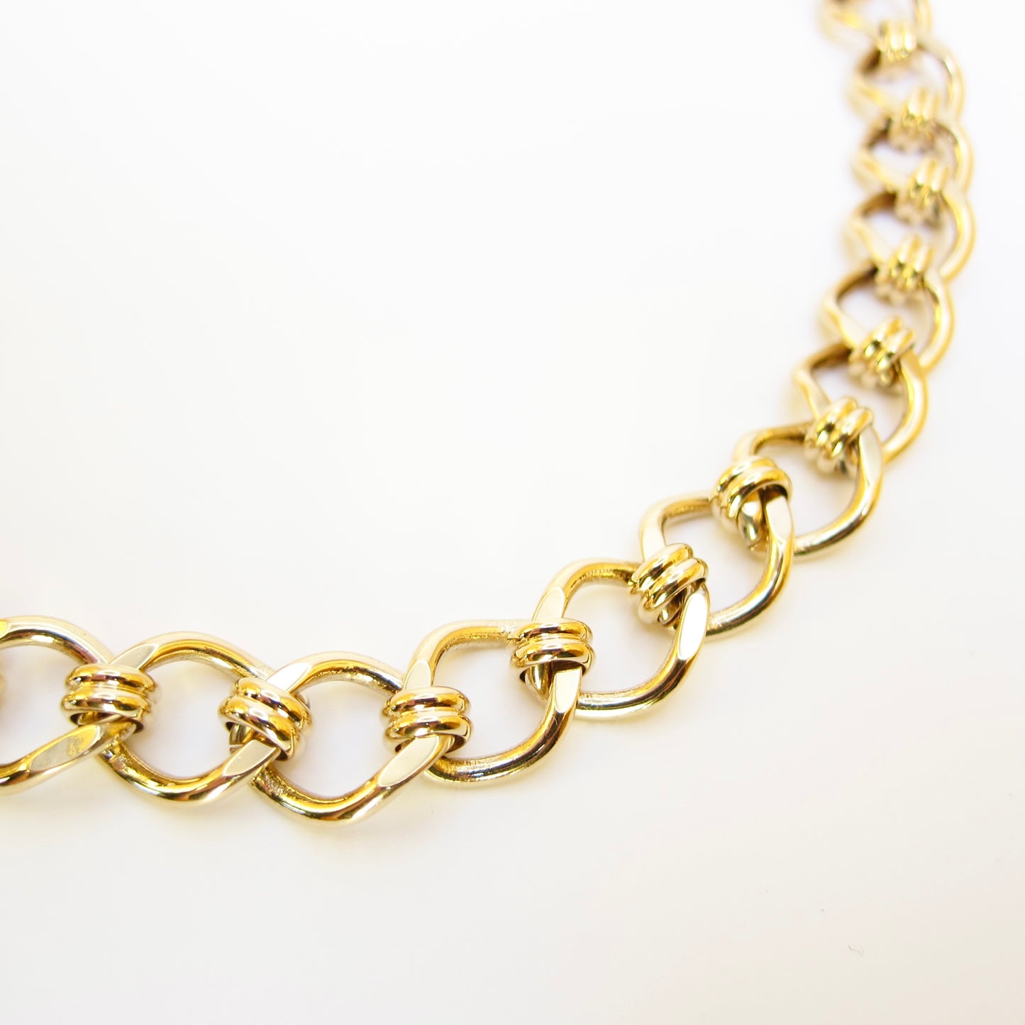 Monet Vintage Stylish Chain Golden Necklace