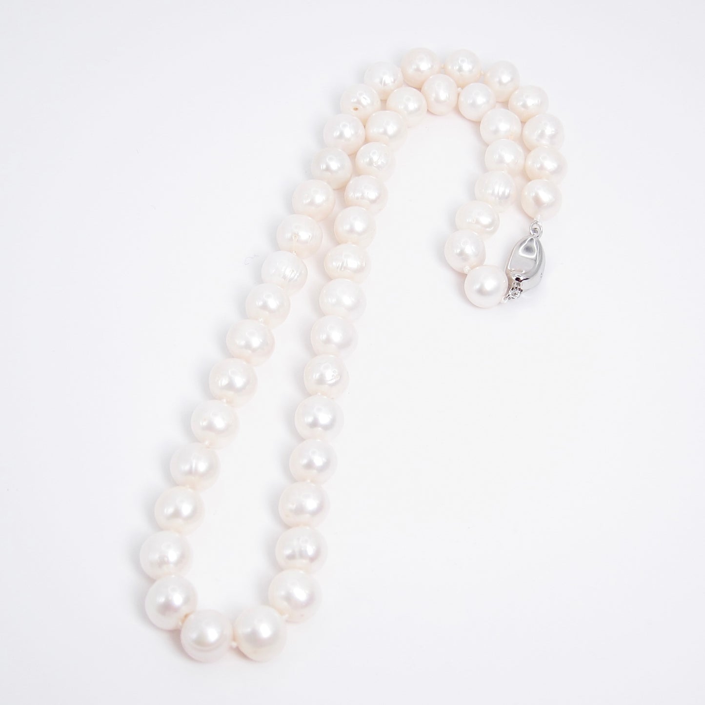 No Brand Vintage Freshwater Pearl with Silver Buckle Necklace