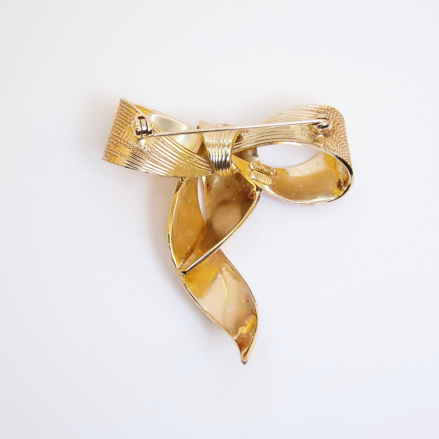 Christian Dior Vintage Ribbon Motif Golden Brooch