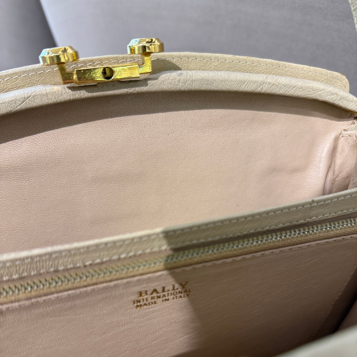 Bally Vintage Golden Buckle Beige Ostrich Leather Handbag