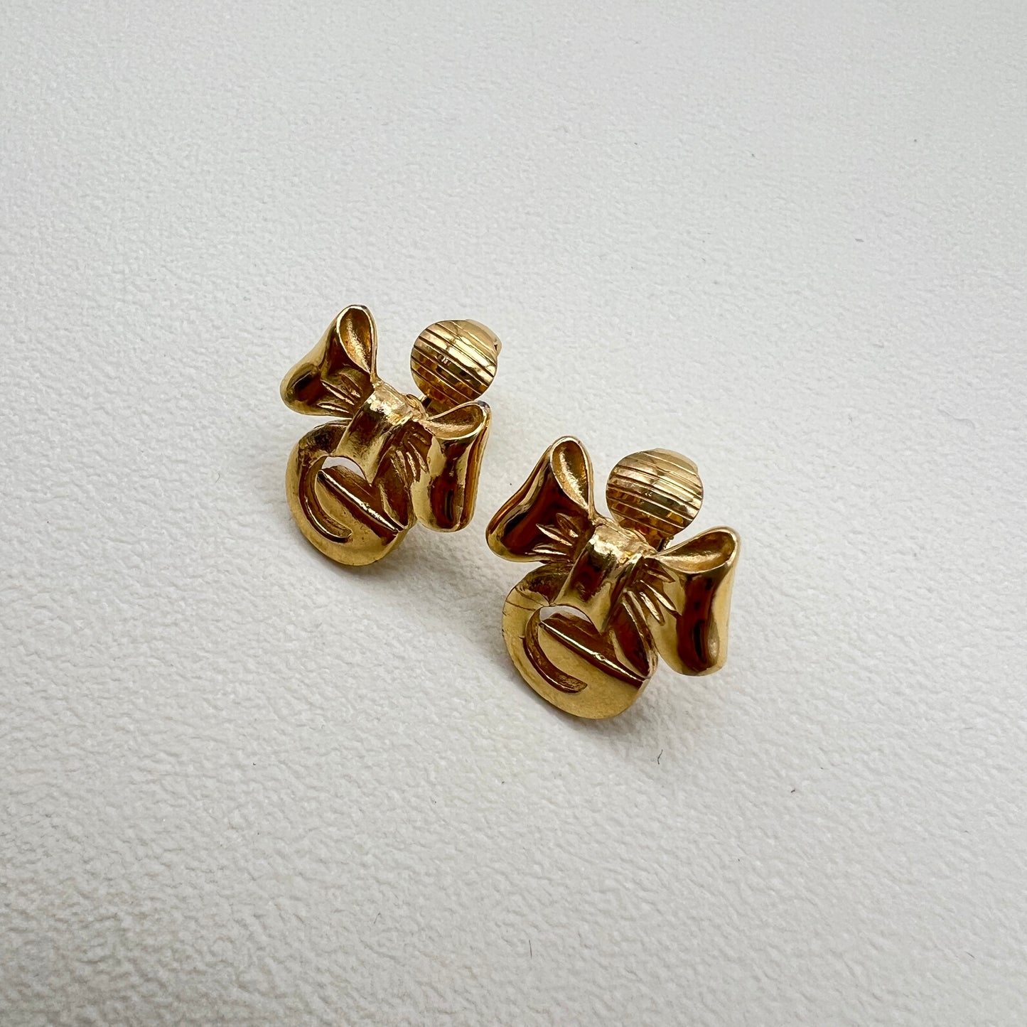 瑕疵-紀梵希 (Givenchy) 復古 G 標誌金色蝴蝶結夾式耳環