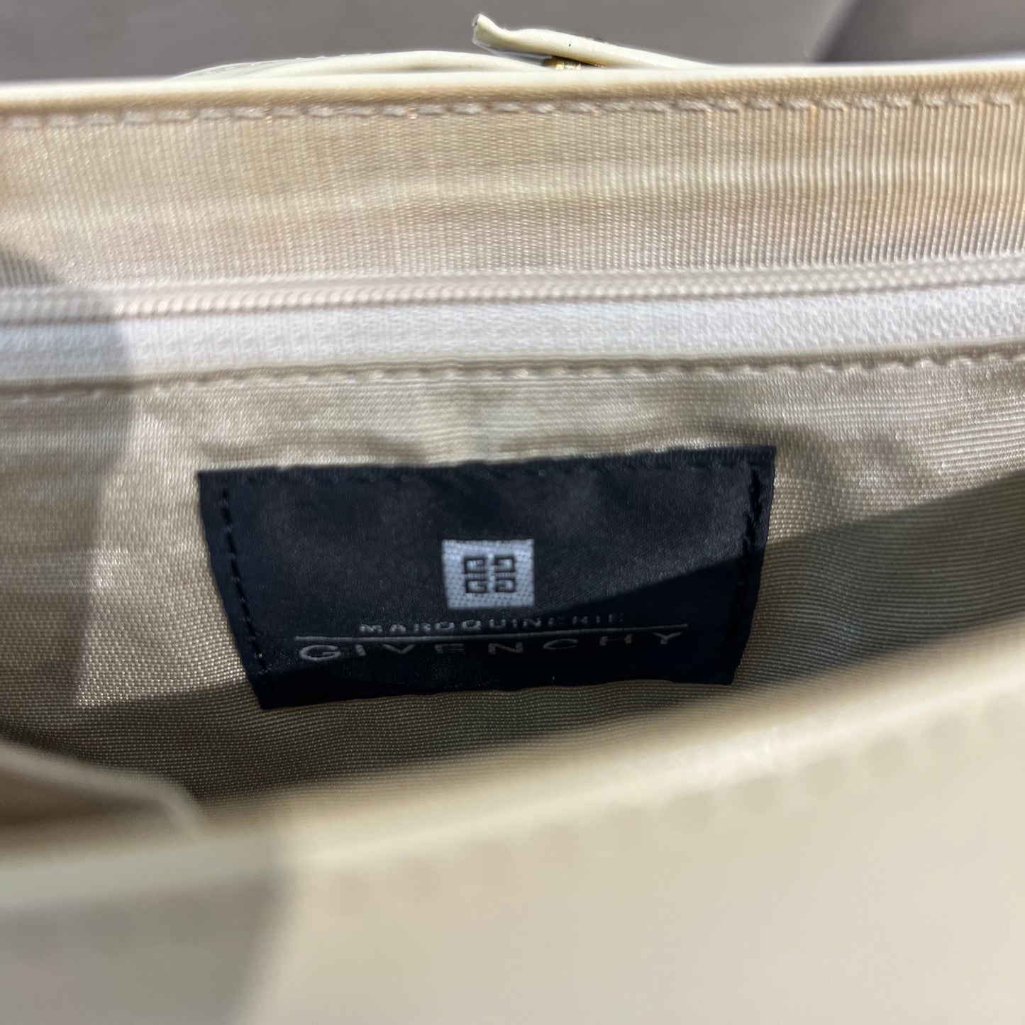 Givenchy Vintage Golden 4G Logo White Leather Shoulder Bag