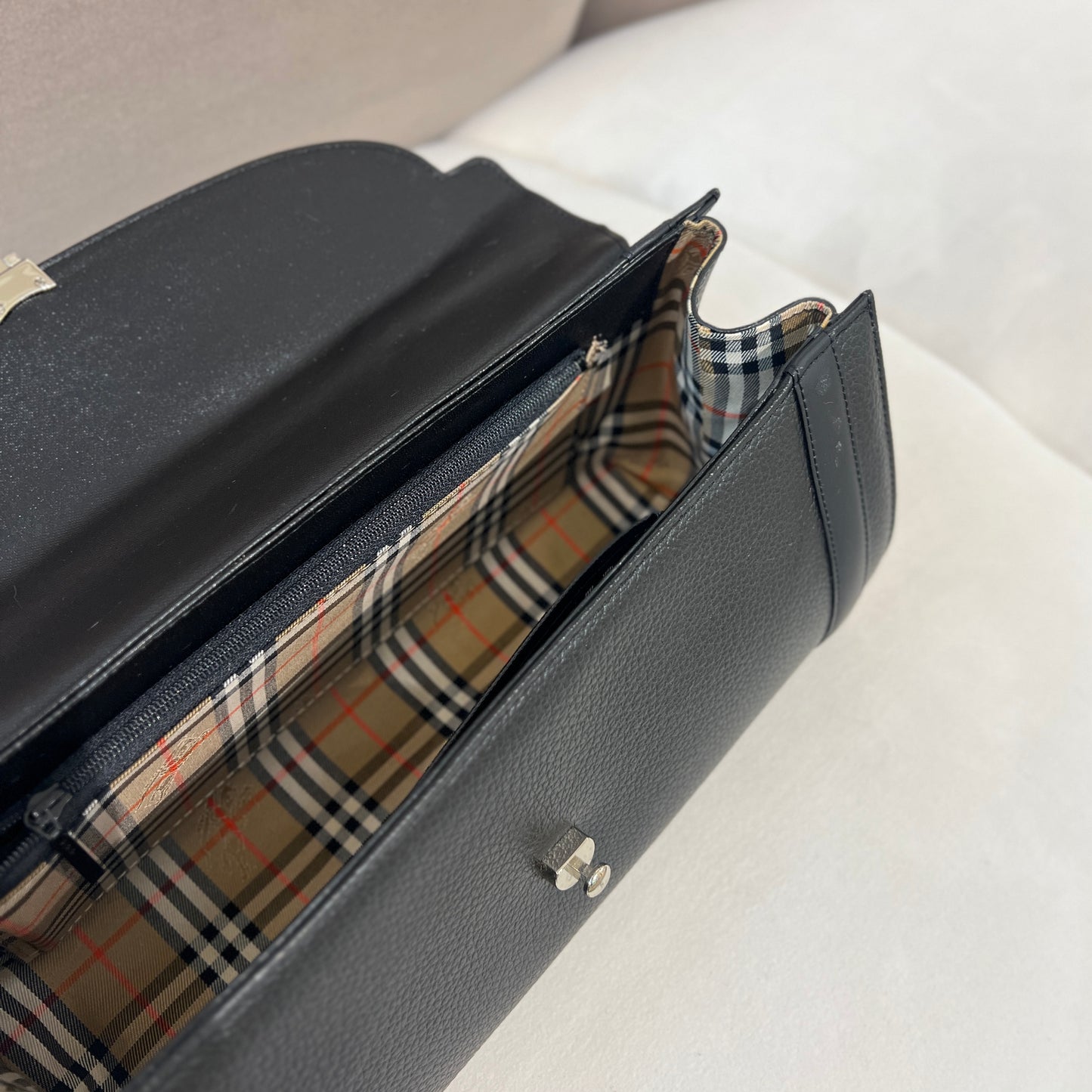 Burberry Vintage Black Leather Top Handle Handbag With Nova Check Inner