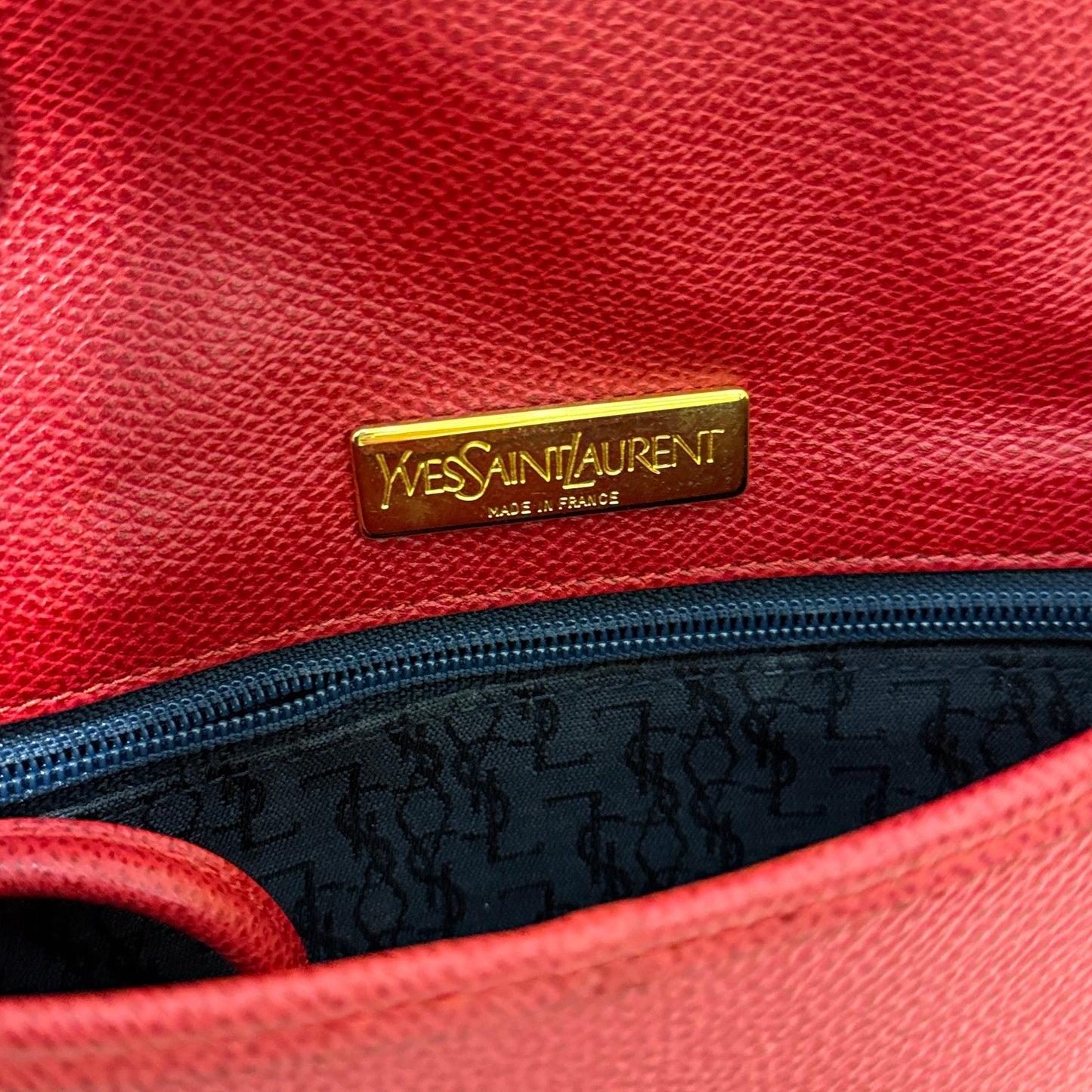 Yves Saint Laurent 紅色皮革金色 Ysl 標誌牌三角翻蓋單肩包