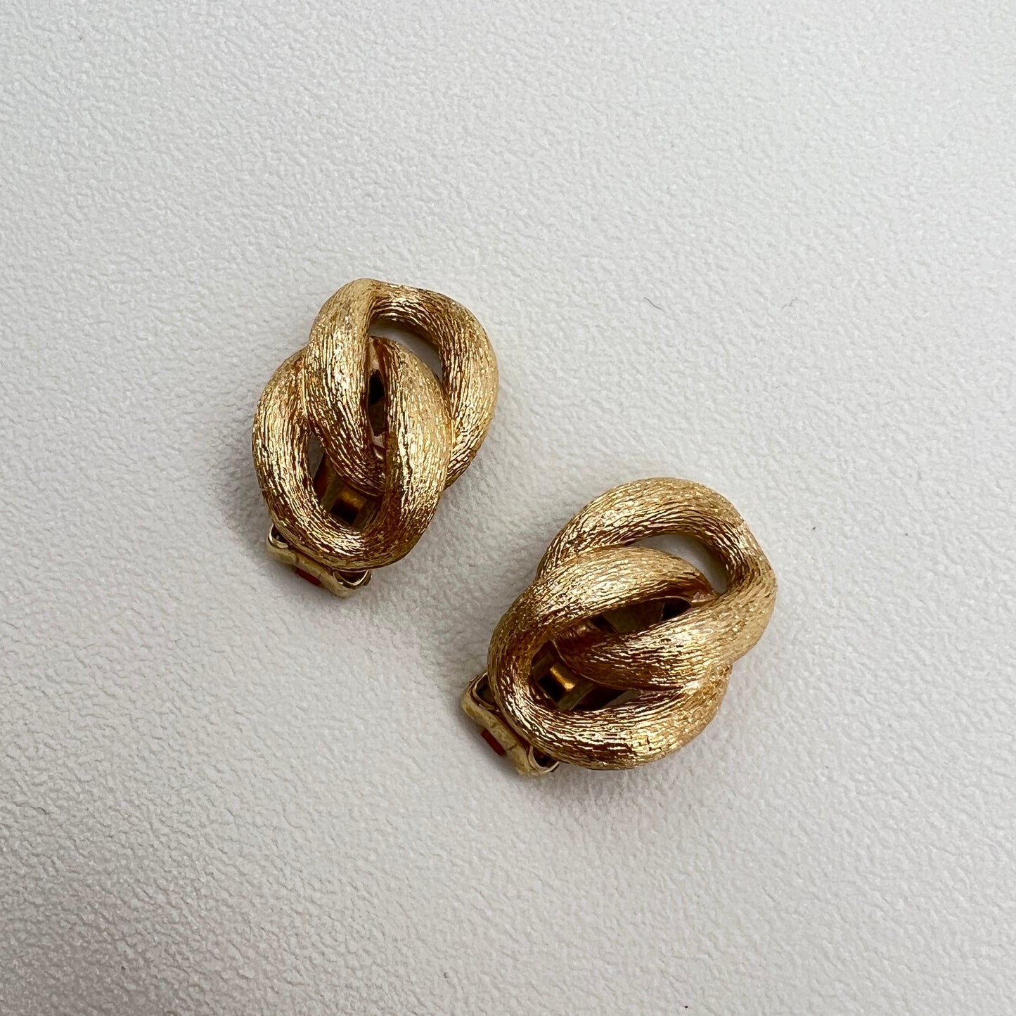 Christian Dior Vintage Link Golden Clip-on Earrings
