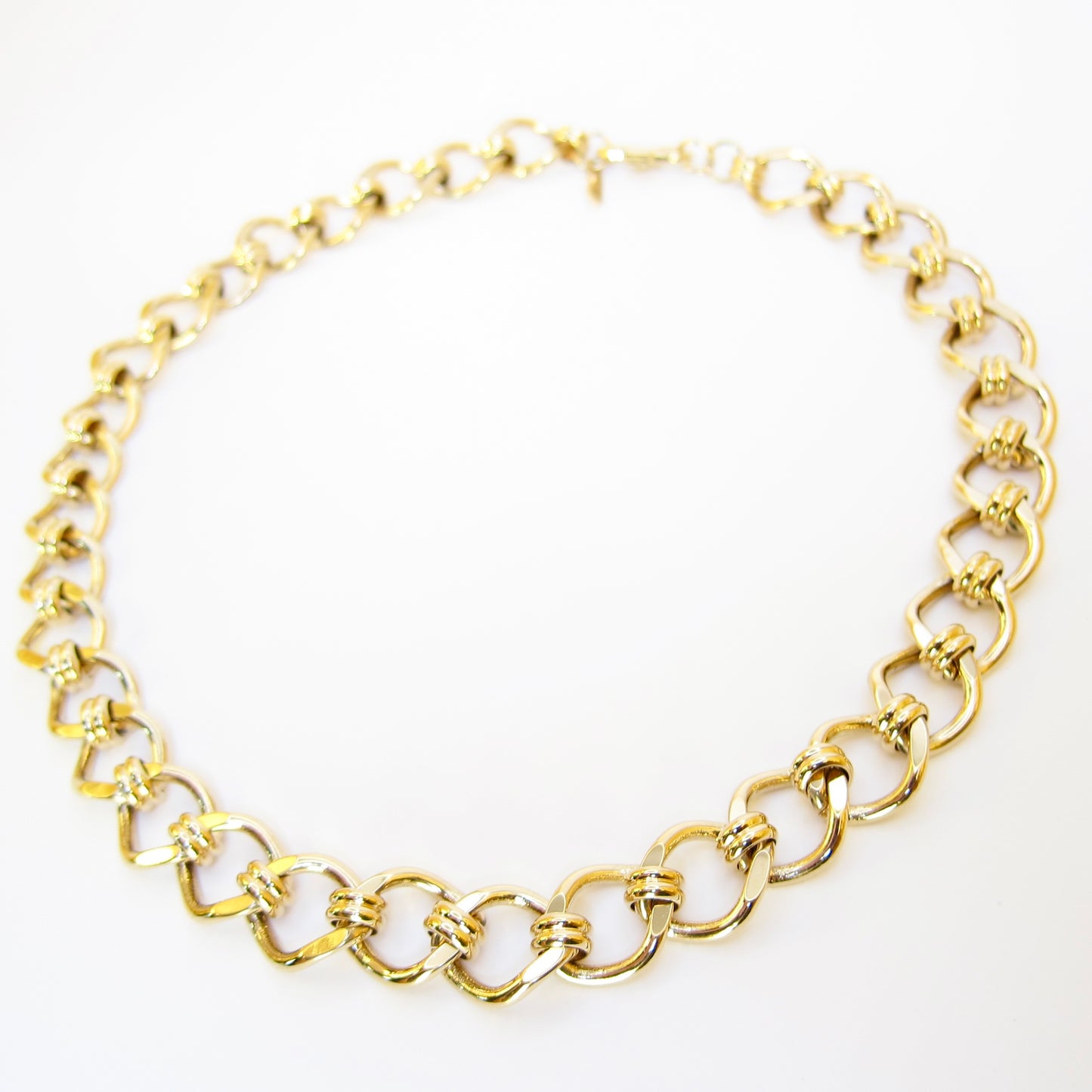 Monet Vintage Stylish Chain Golden Necklace