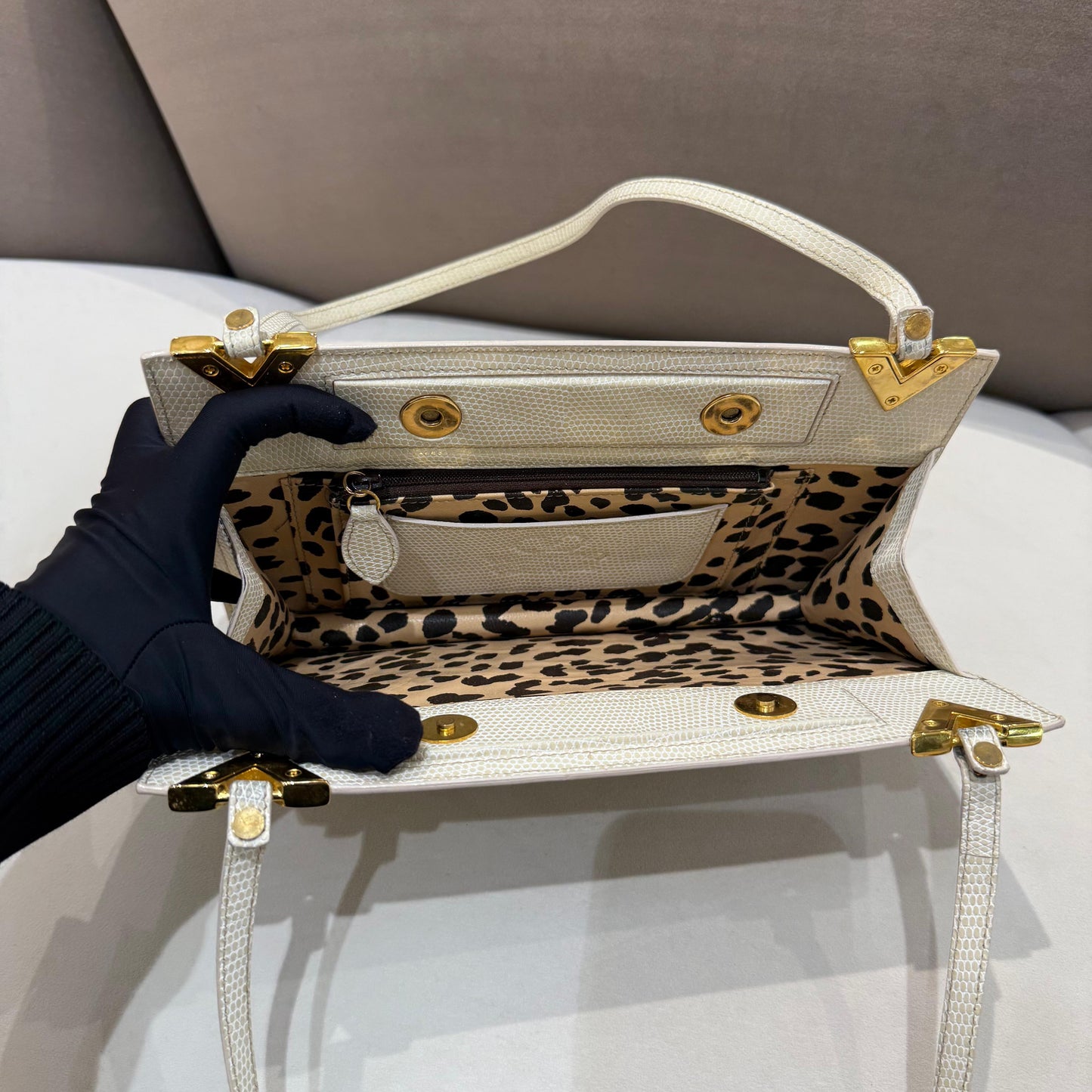 Valentino Garavani Vintage Ivory Textured Leather Shoulder Handbag