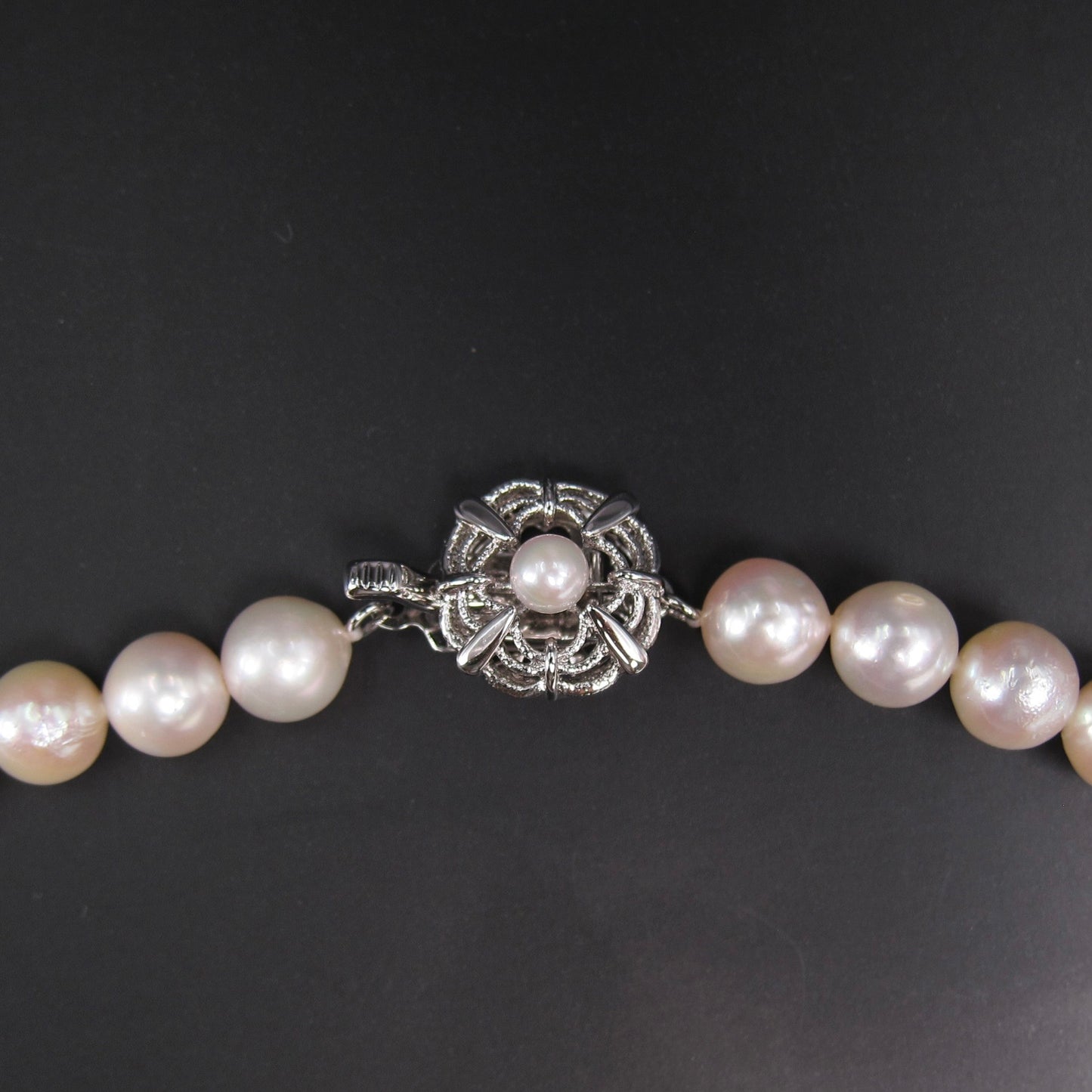 No Brand Vintage Akoya Pearl with Silver Flower Buckle Necklace