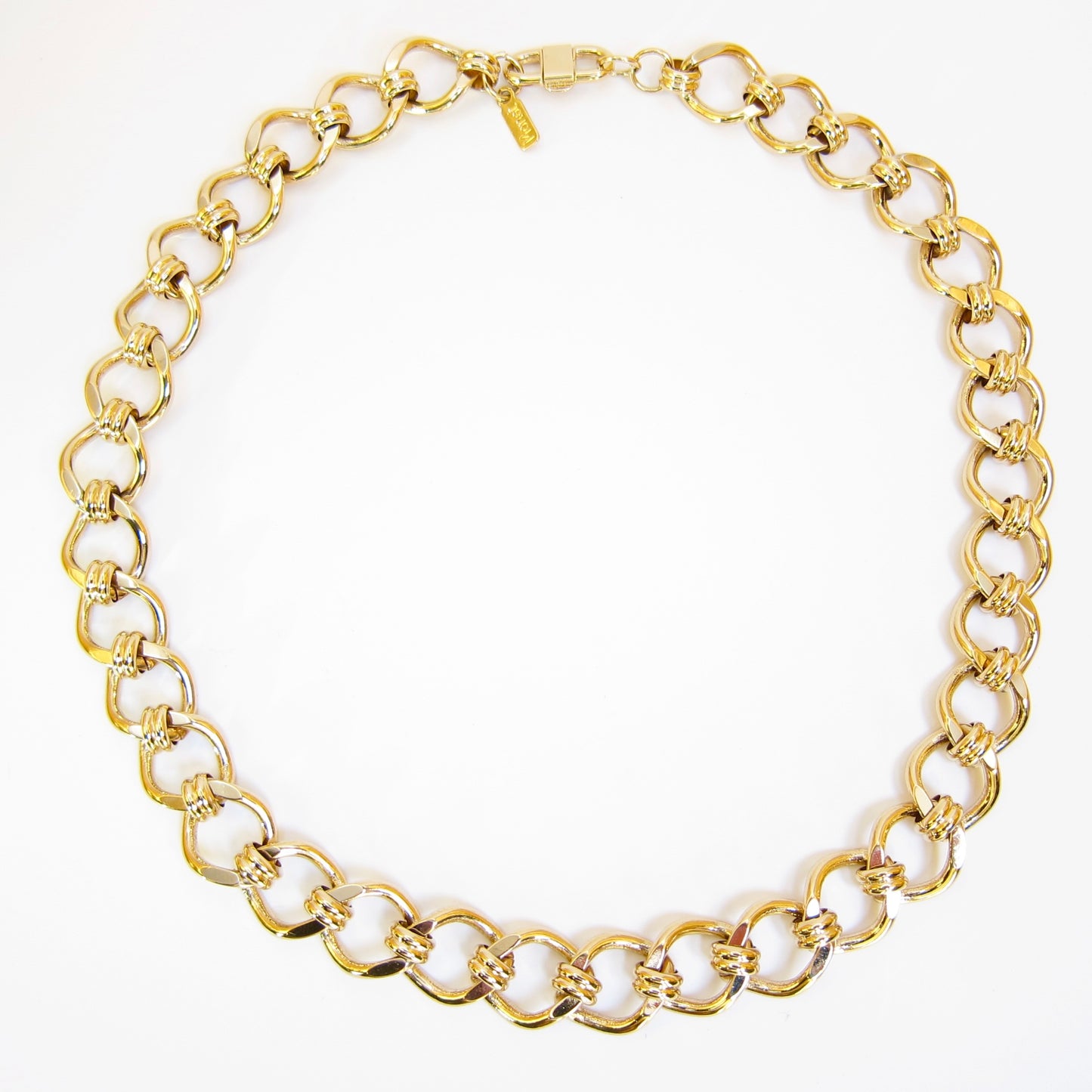 Monet Vintage Stylish Chain Golden Necklace