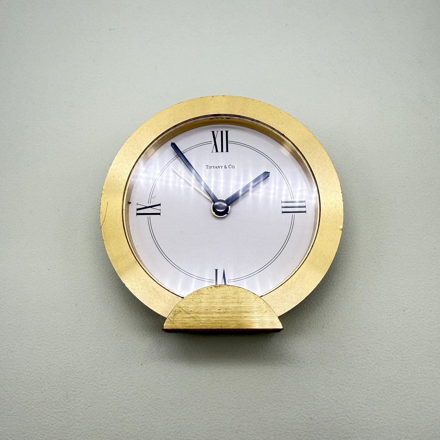 Tiffany Vintage Round Shape White Face Golden Table Clock
