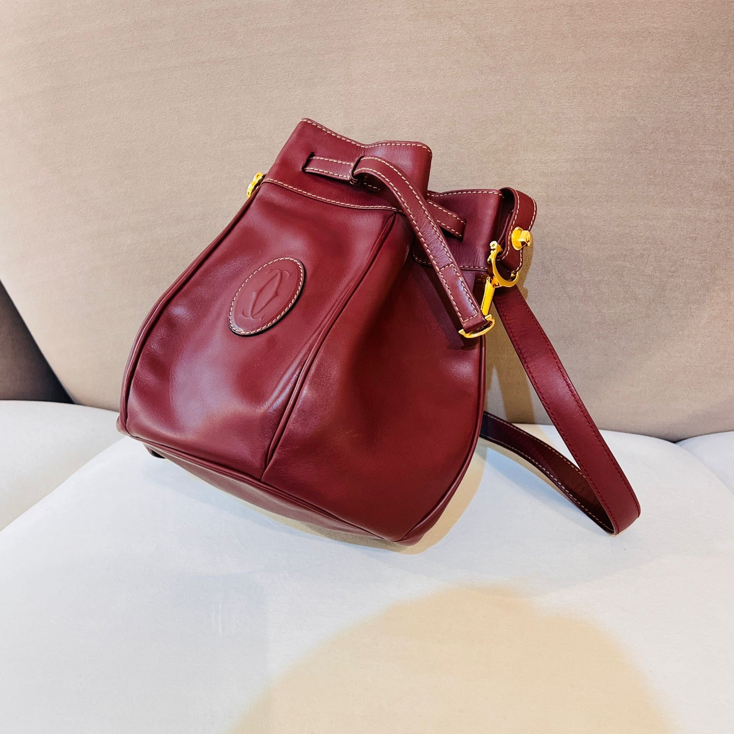 Cartier Vintage Must De Cartier Bordeaux Drawstring Leather Shoulder Bag