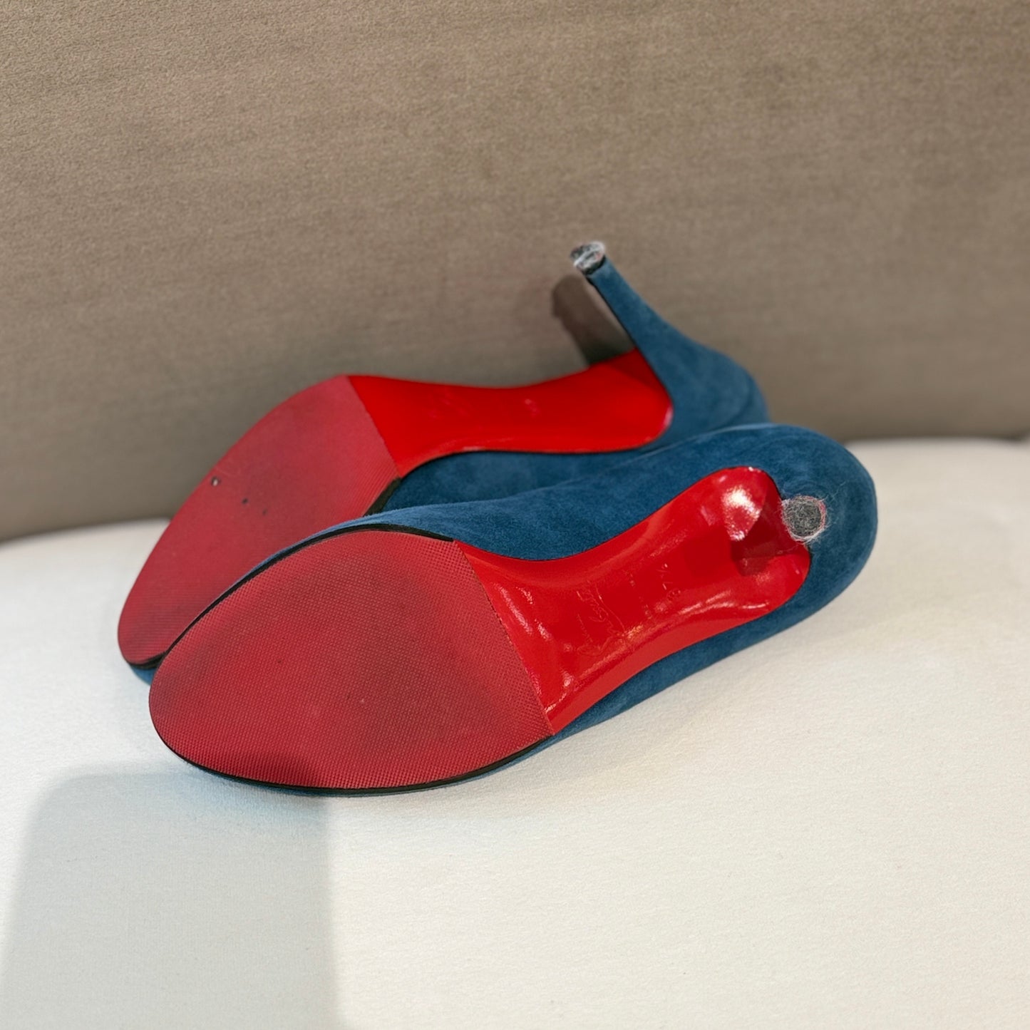 Christian Louboutin 復古藍色絨面高跟鞋