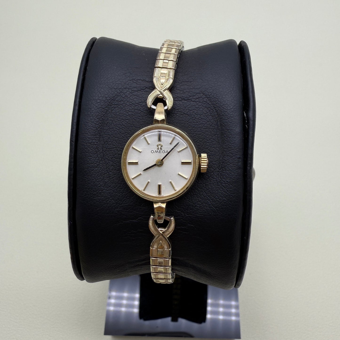 Omega Vintage Round White Face 14K Golden Ladies Watch