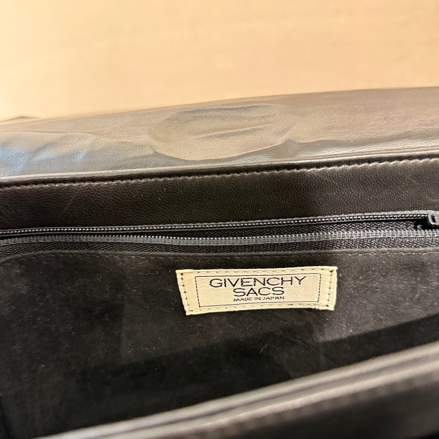 Givenchy Vintage 4G Logo Anagram Logo Black Leather Quilted Shoulder Bag