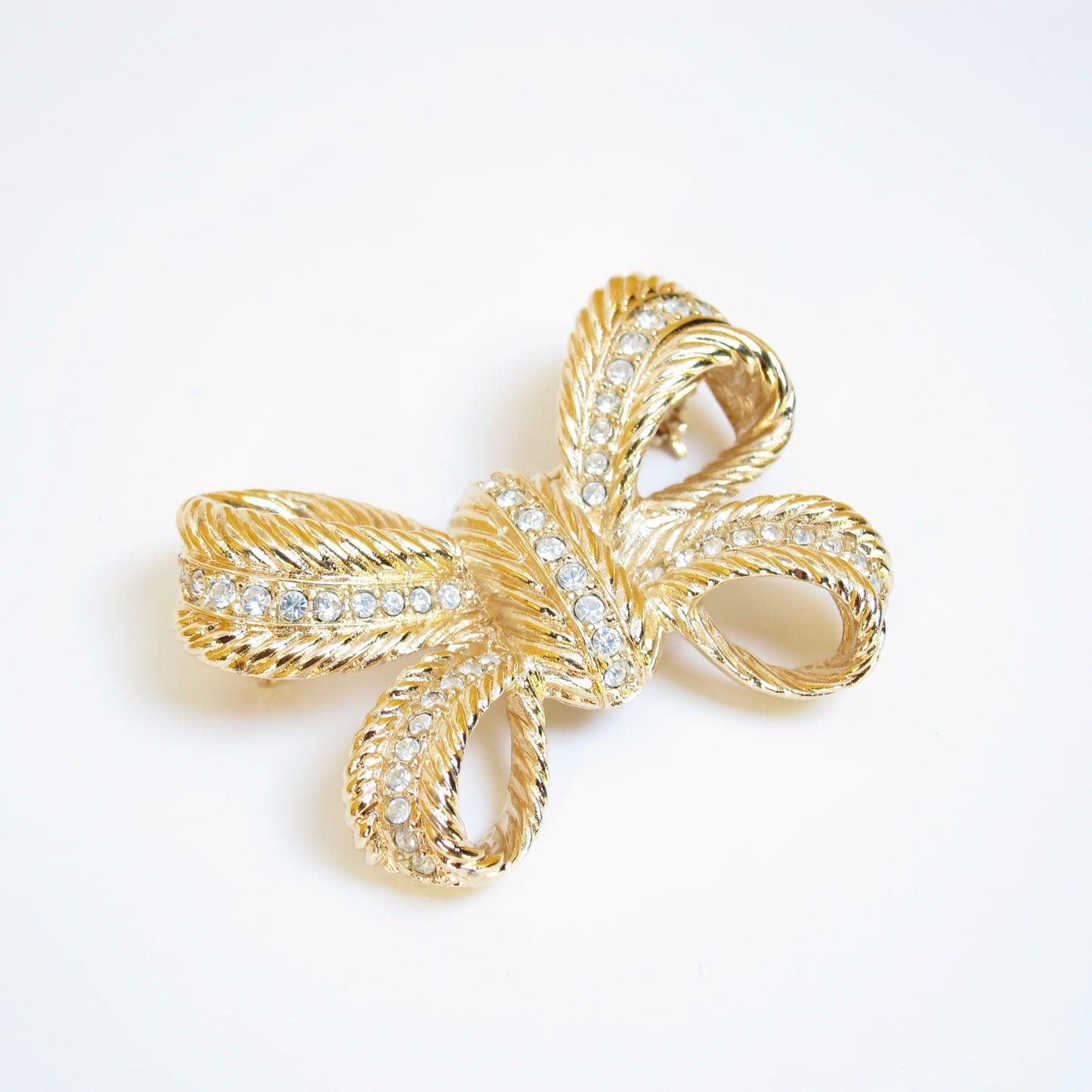 Christian Dior Vintage Ribbon Motif with Rhinestone Golden Brooch