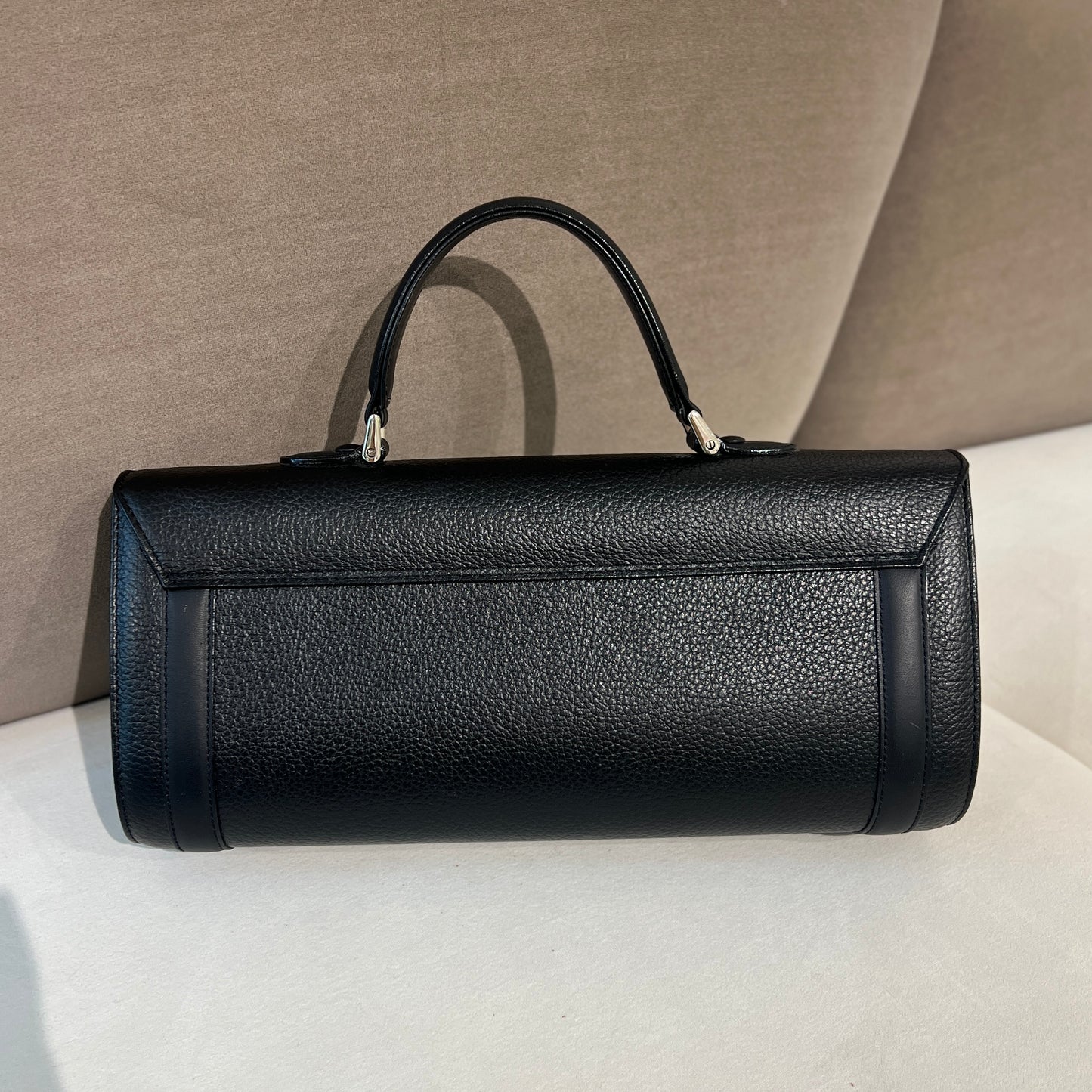 Burberry Vintage Black Leather Top Handle Handbag With Nova Check Inner