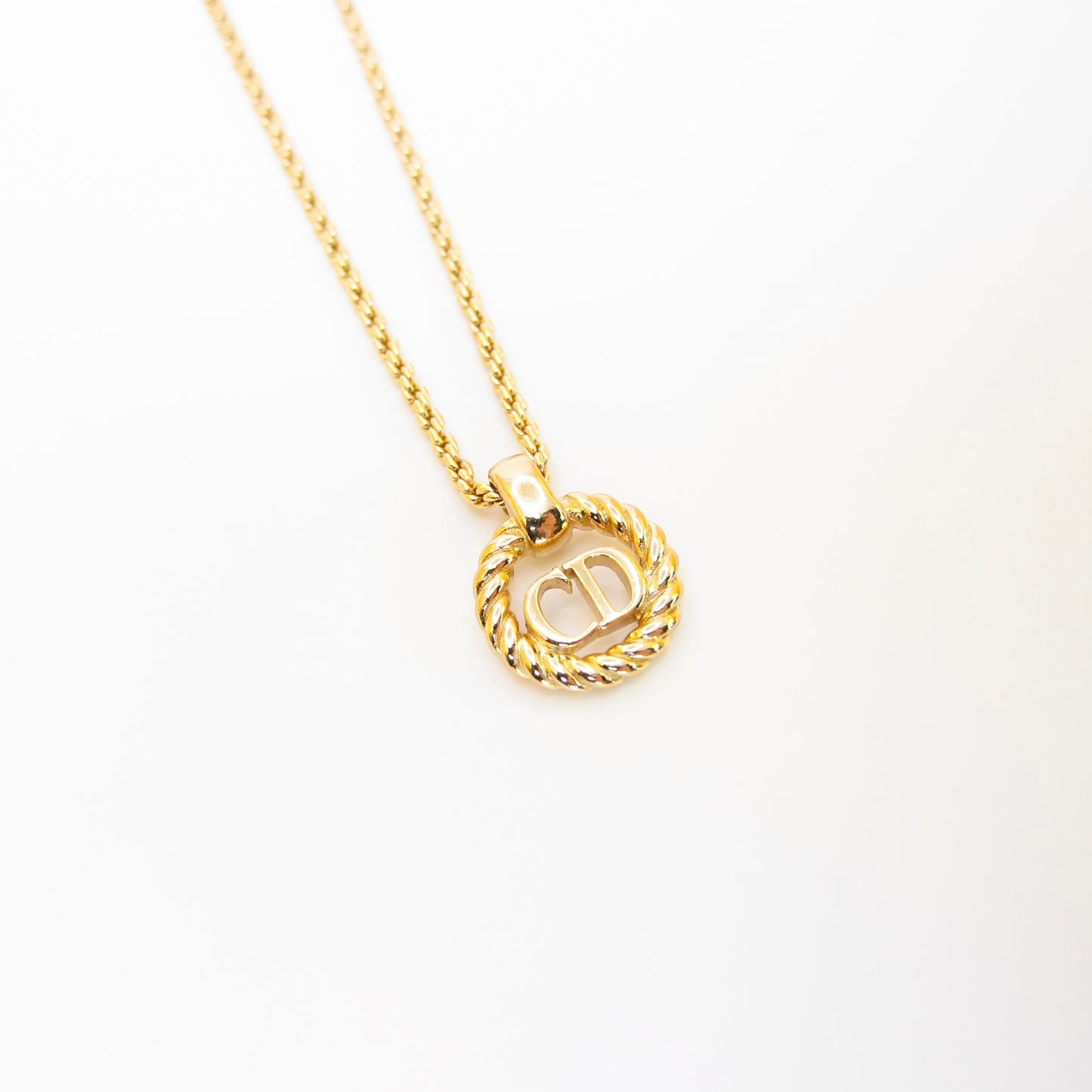 Christian Dior Vintage CD Logo in Twist Circle Golden Necklace