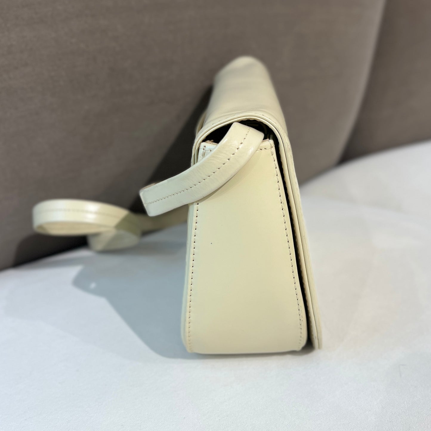 Givenchy Vintage Golden 4G Logo White Leather Shoulder Bag