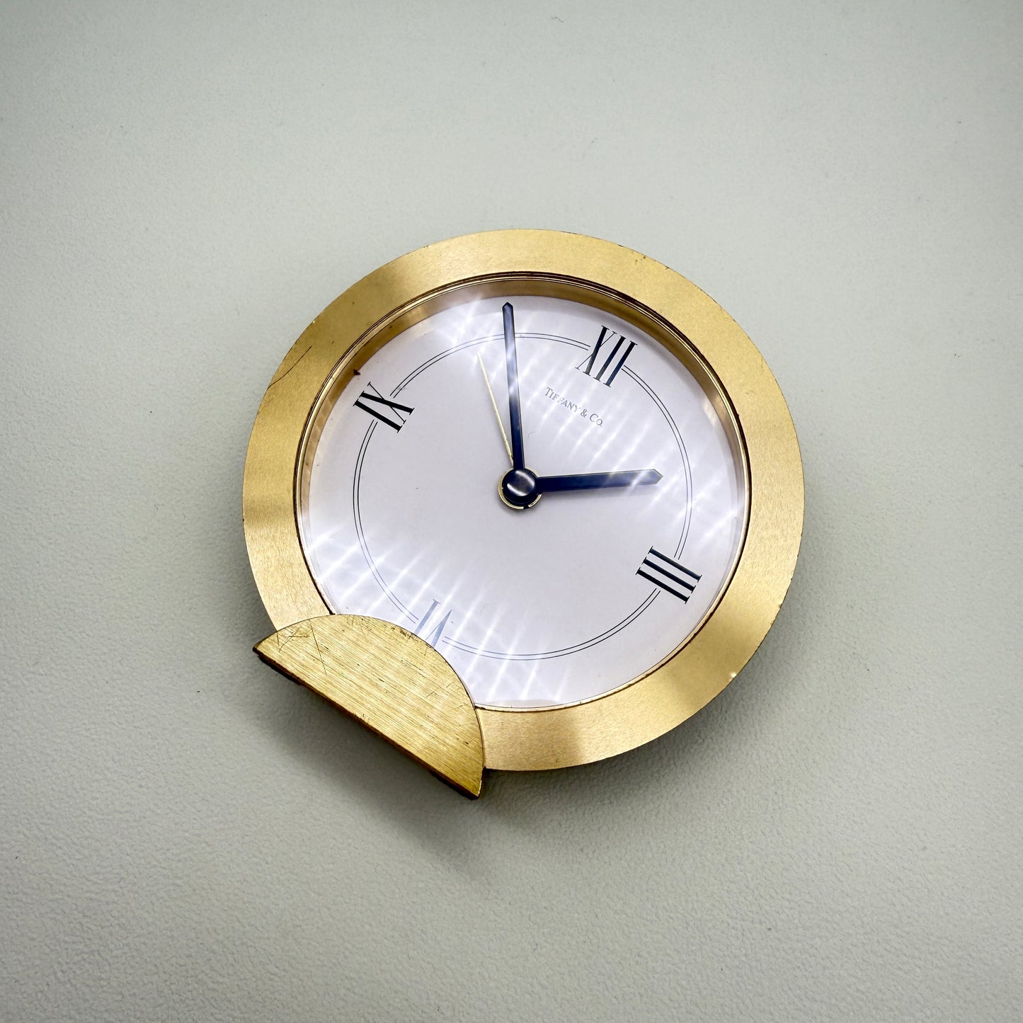 Tiffany Vintage Round Shape White Face Golden Table Clock