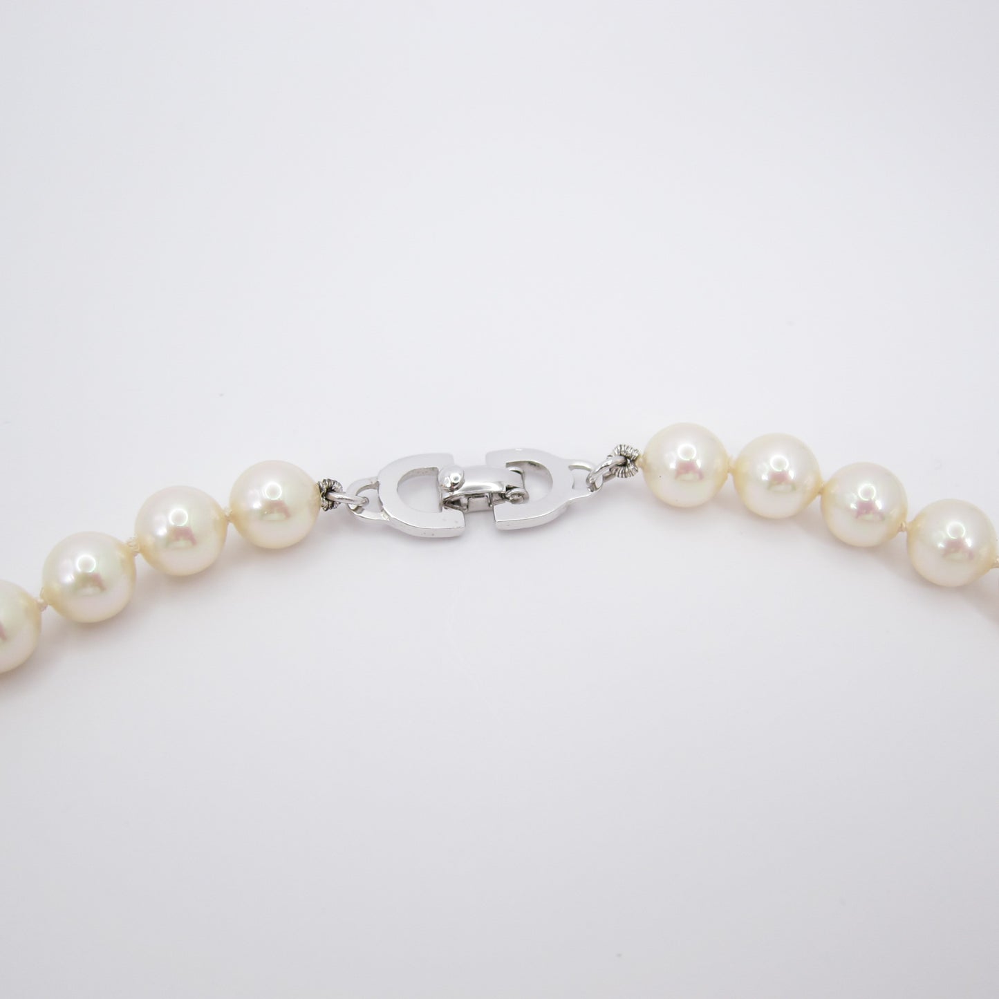 Christian Dior Vintage Classic Pearl Necklace