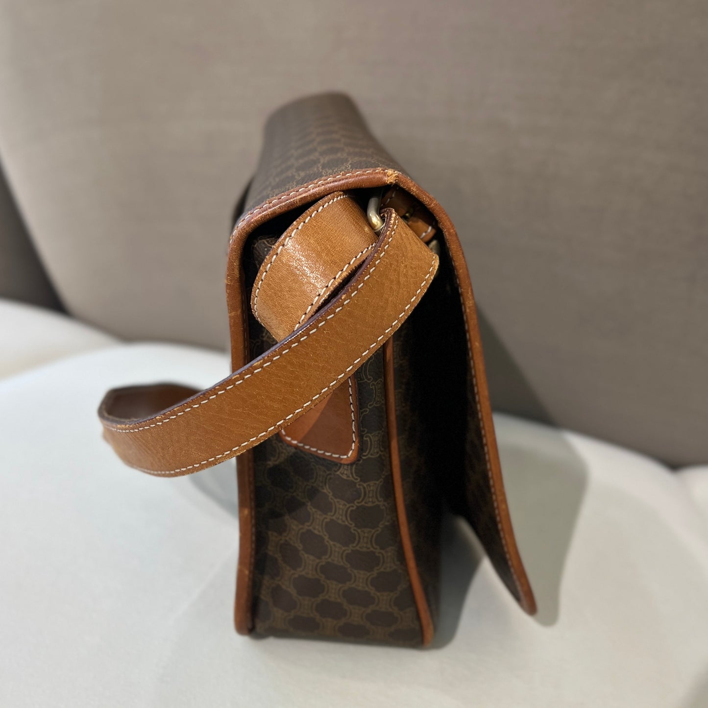 Celine Vintage 棕色 Macadam 金色扣單肩包
