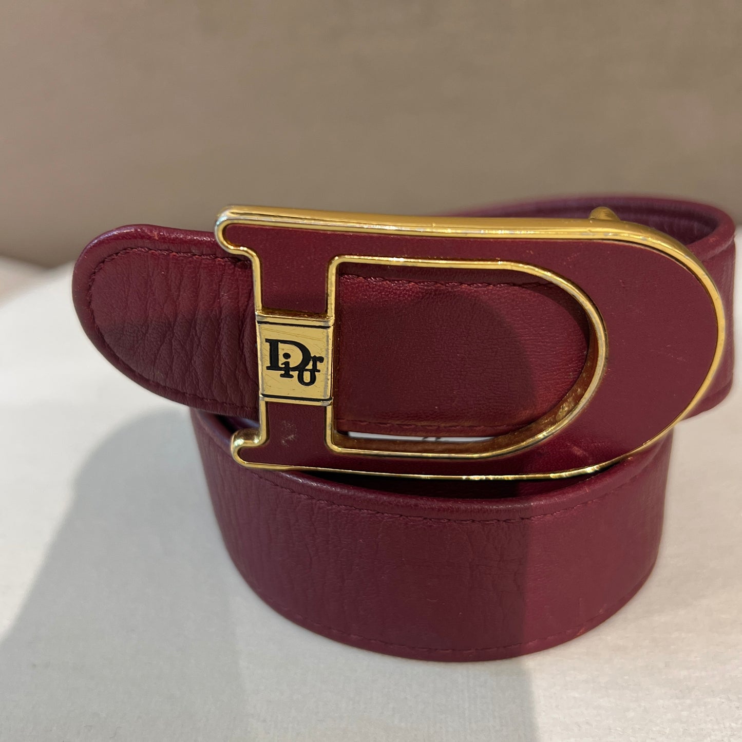 Christian Dior 復古金色 D 標誌扣勃根地紅皮帶