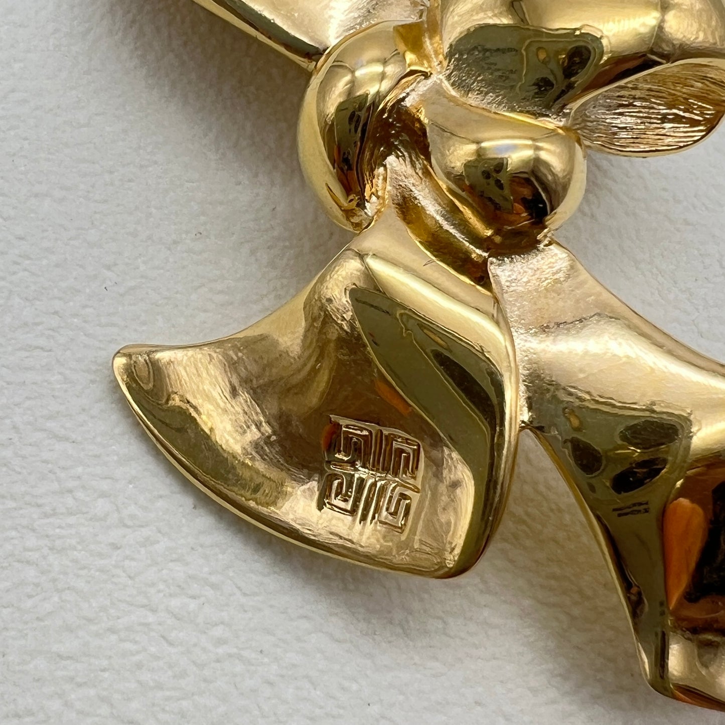 Givenchy Vintage Golden Ribbon Brooch