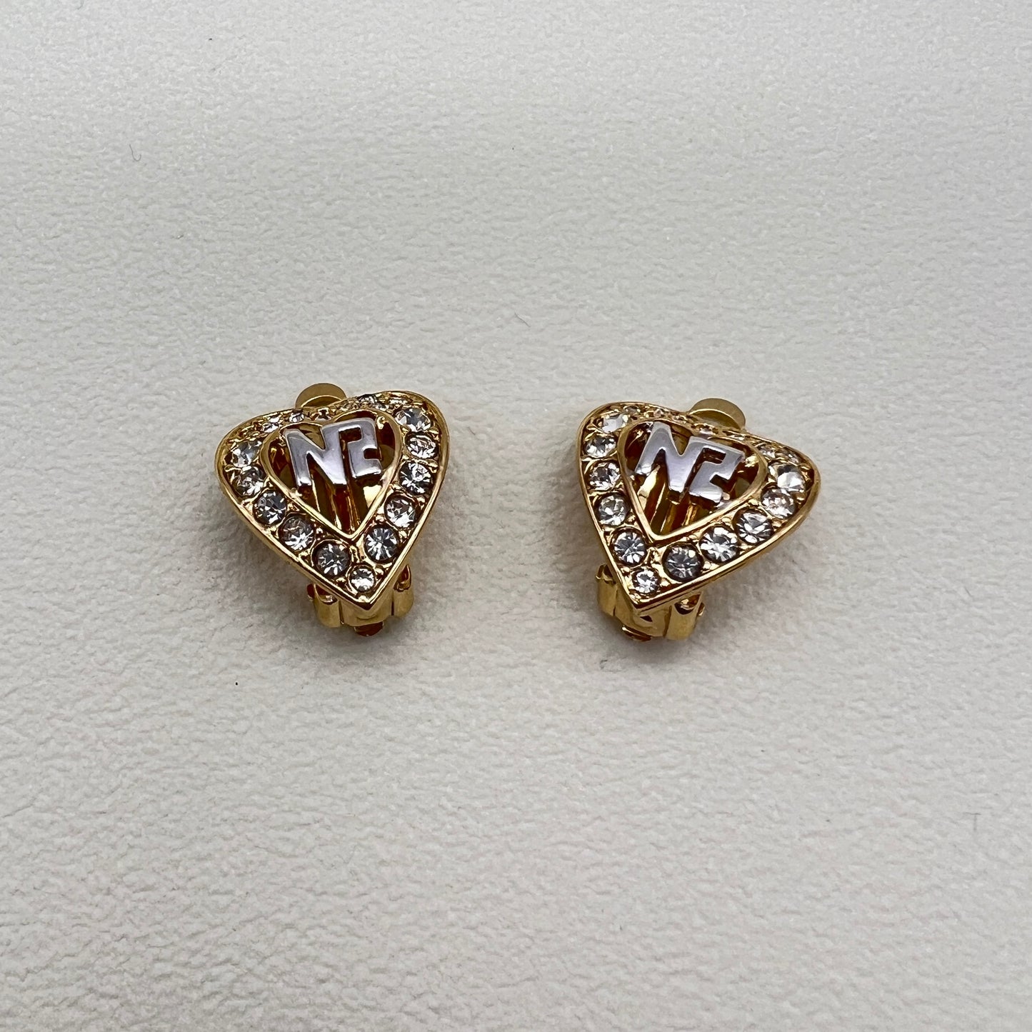 Nina Ricci 復古心型 Nr Logo 鑲水鑽金色夾式耳環