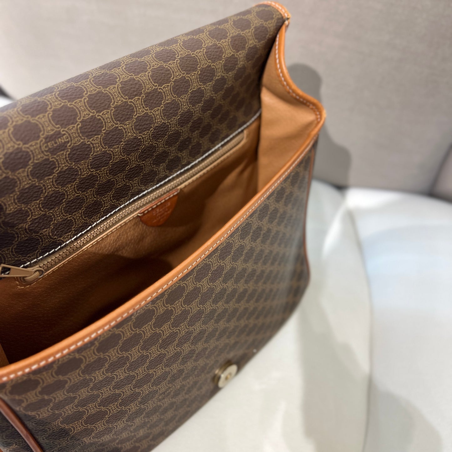 Celine Vintage 棕色 Macadam 金色扣單肩包