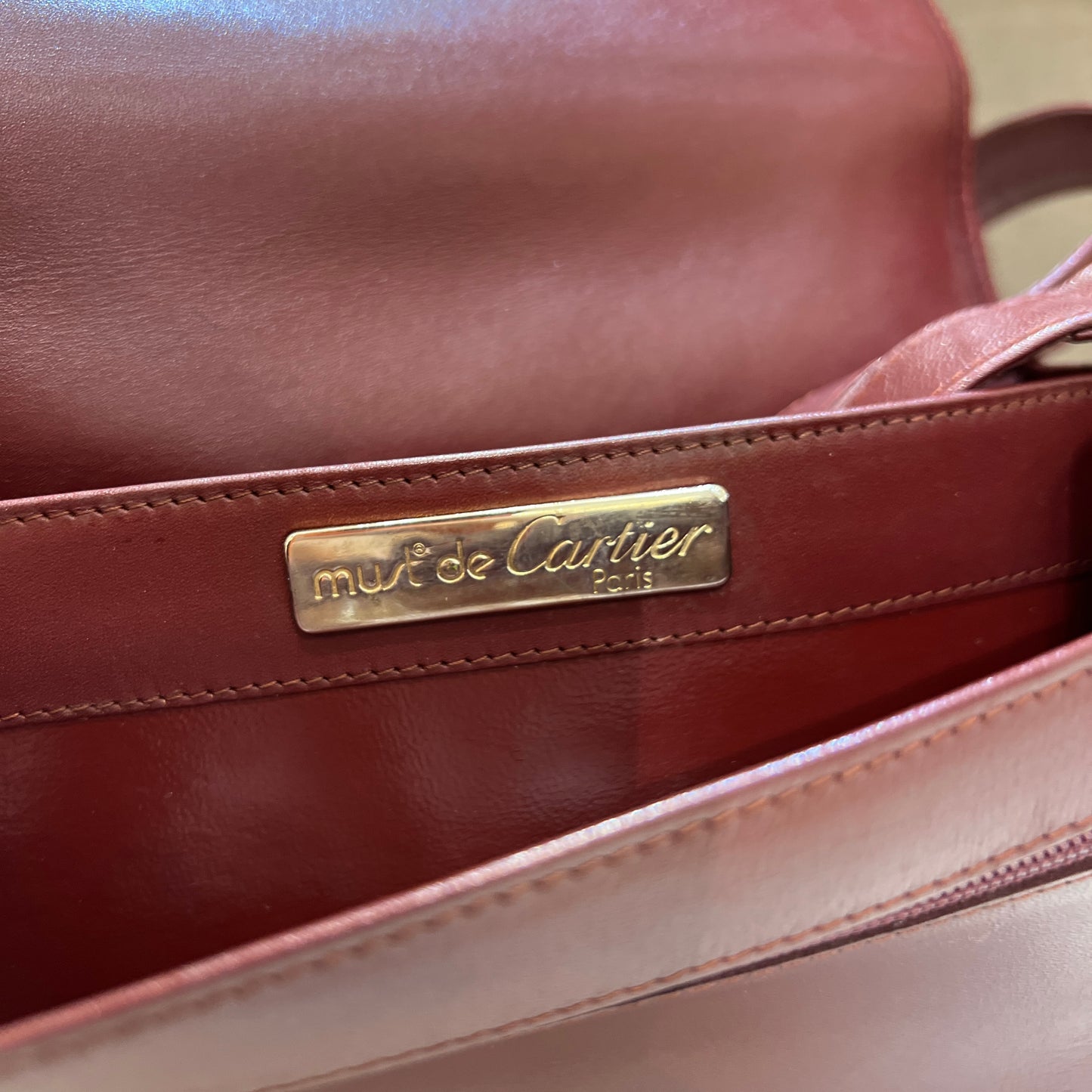 Cartier Vintage Must Line Burgundy Red Leather Shoulder Bag
