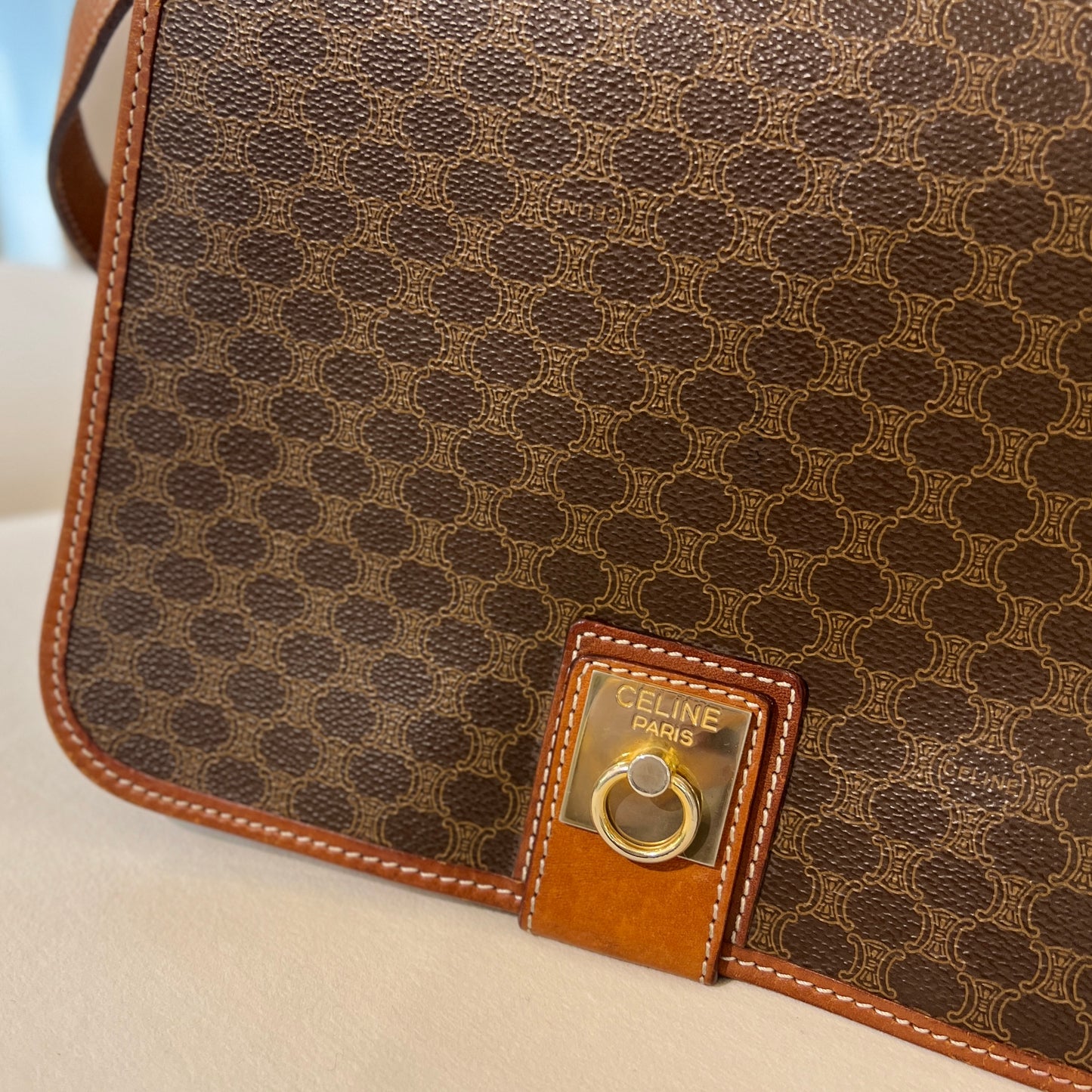 Celine Vintage 棕色 Macadam 金色扣單肩包