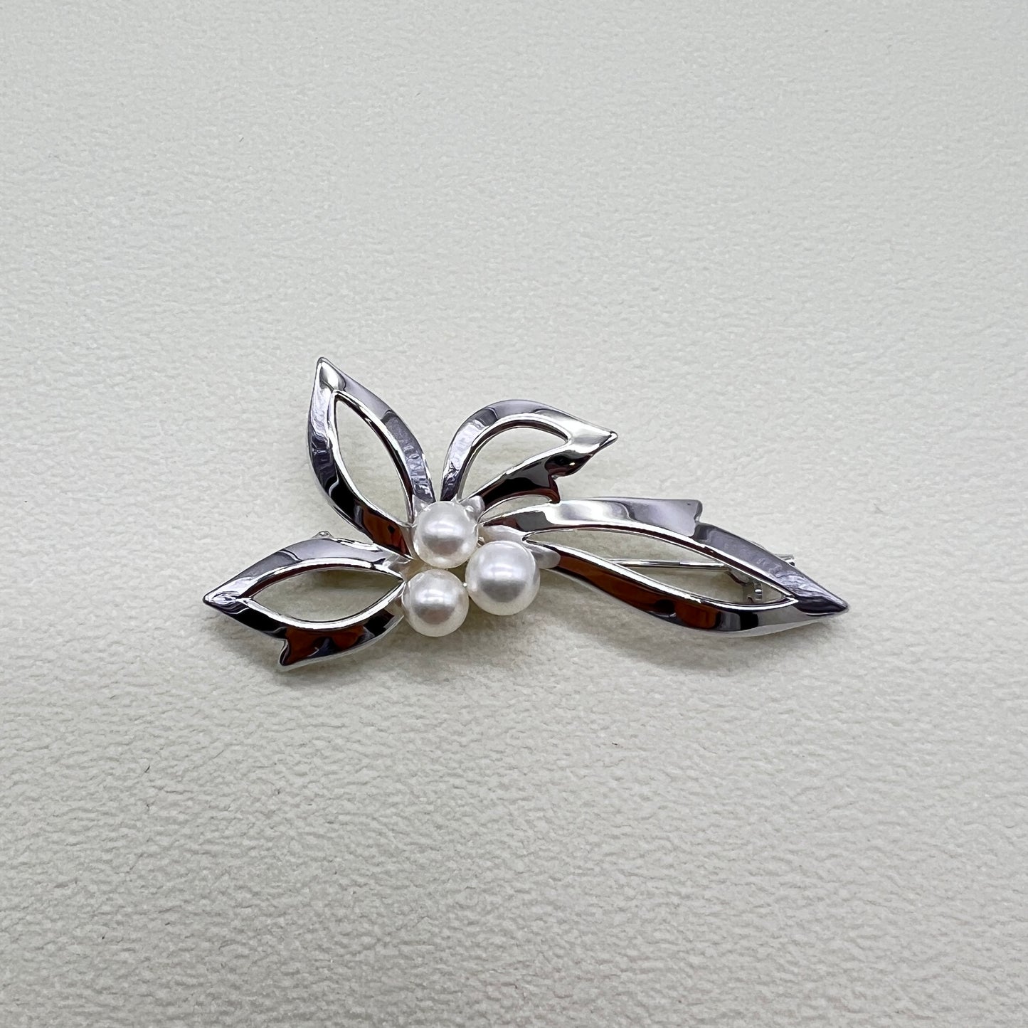 Mikimoto Vintage 3Pcs 4.9-5.4mm Pearl Silver Brooch