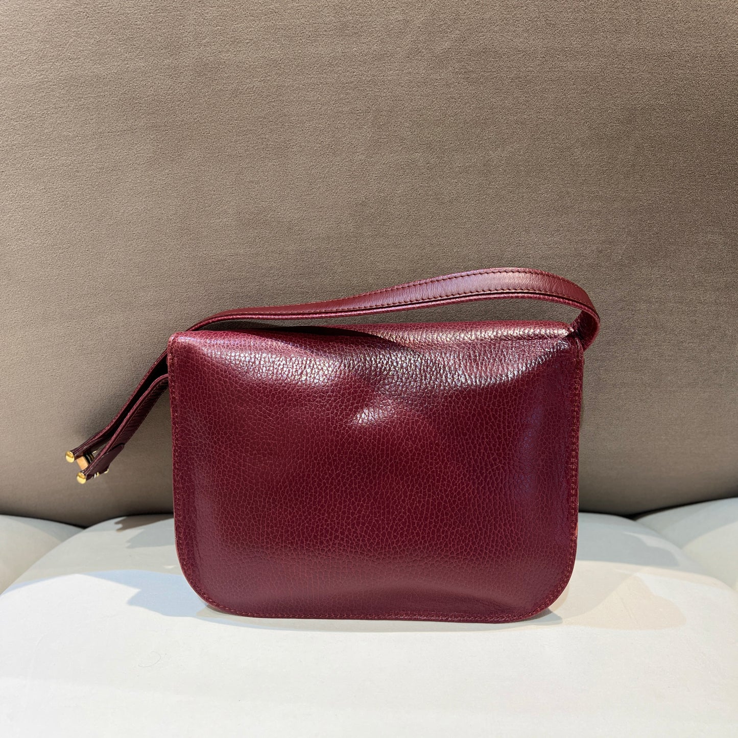 Cartier Vintage Golden Logo Buckle Must Line In Burgundy Red Calf Leather Shoulder Bag
