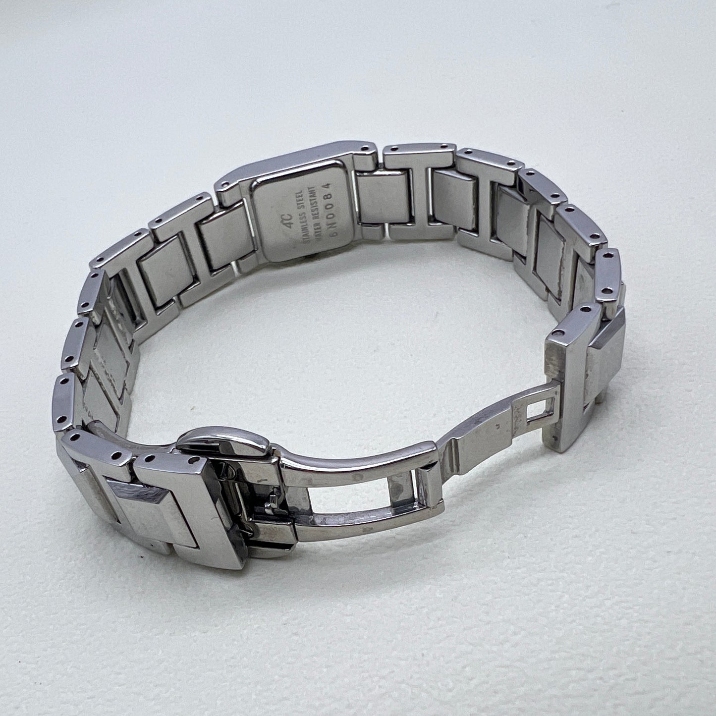 4℃ Vintage Pearl Face Stainless Steel Ladies Watch