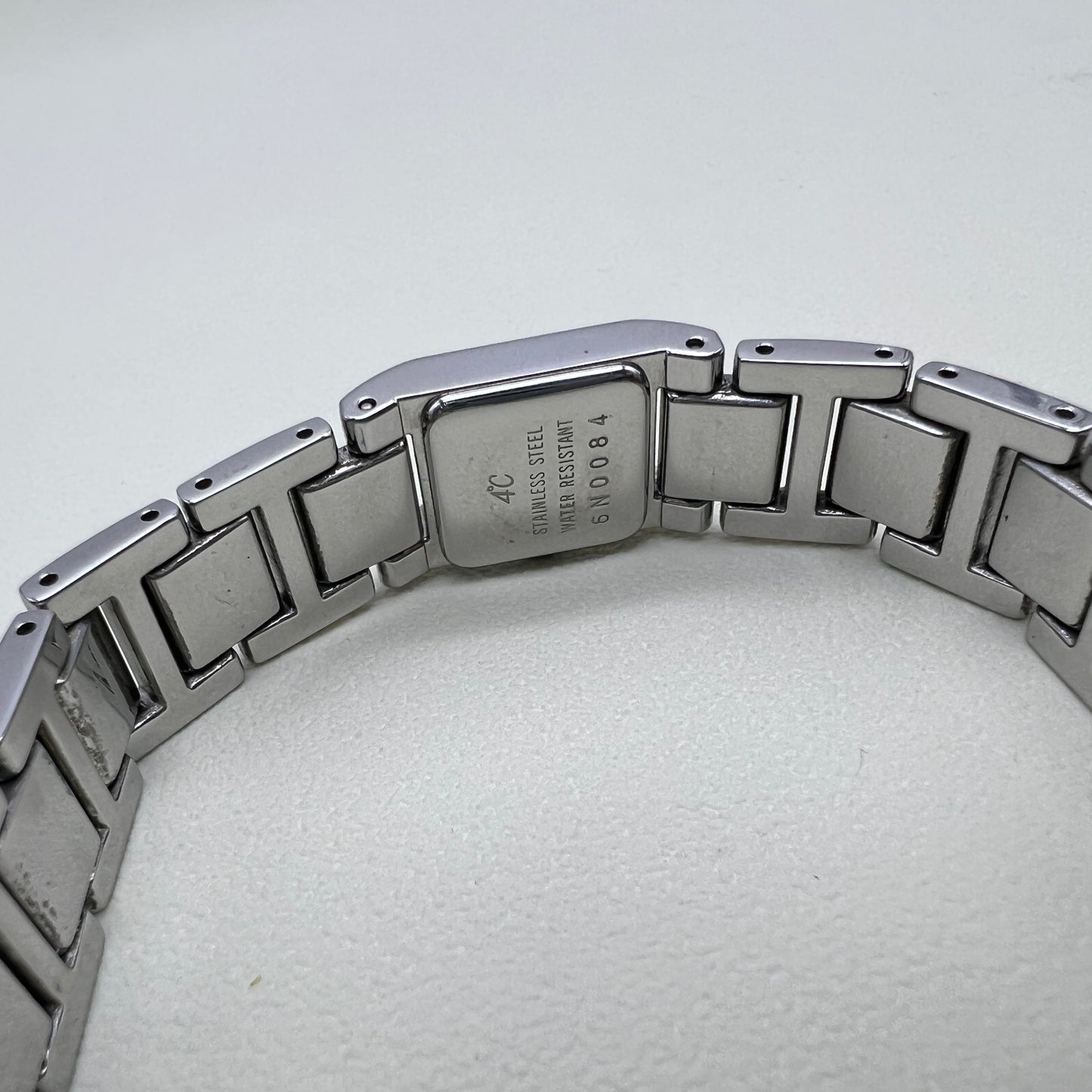 4℃ Vintage Pearl Face Stainless Steel Ladies Watch