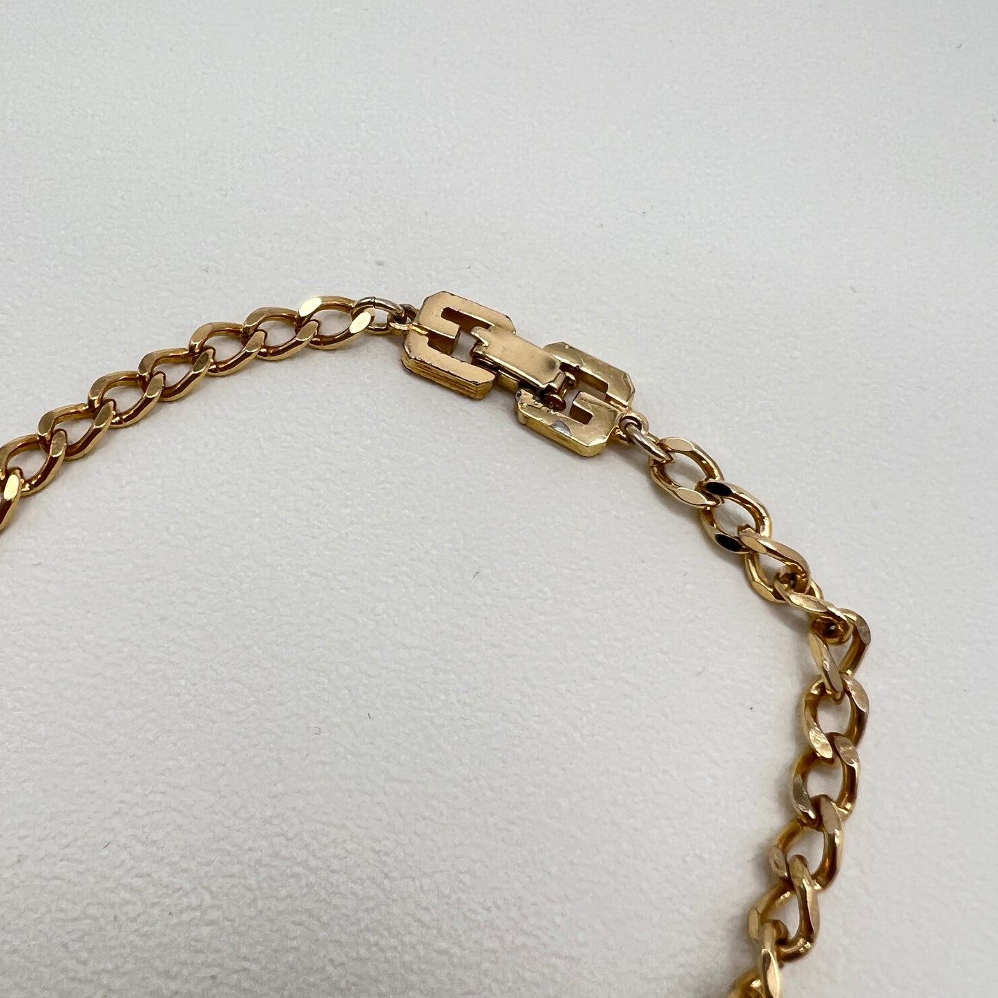 Givenchy 復古 G Logo 黑白吊墜金色項鍊