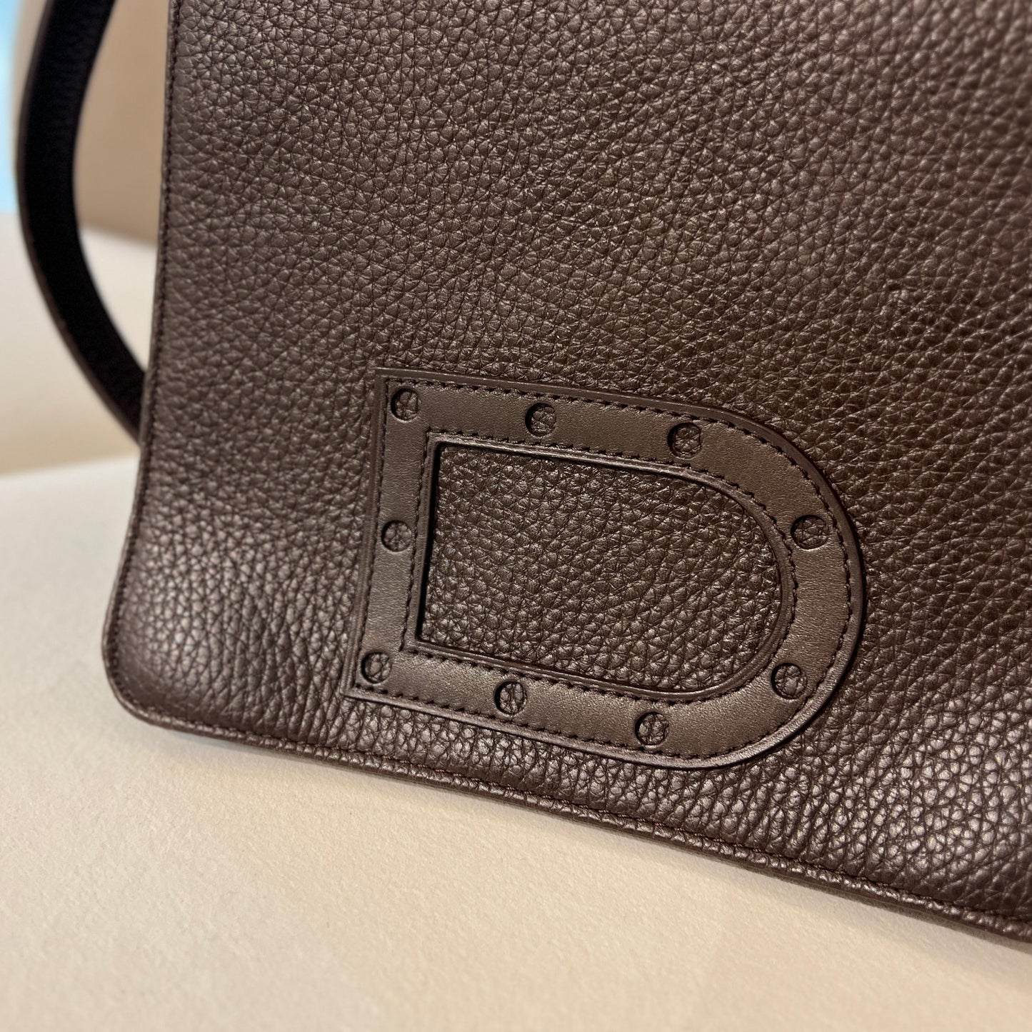 Delvaux Vintage Leather D Logo 深棕色皮革肩背包