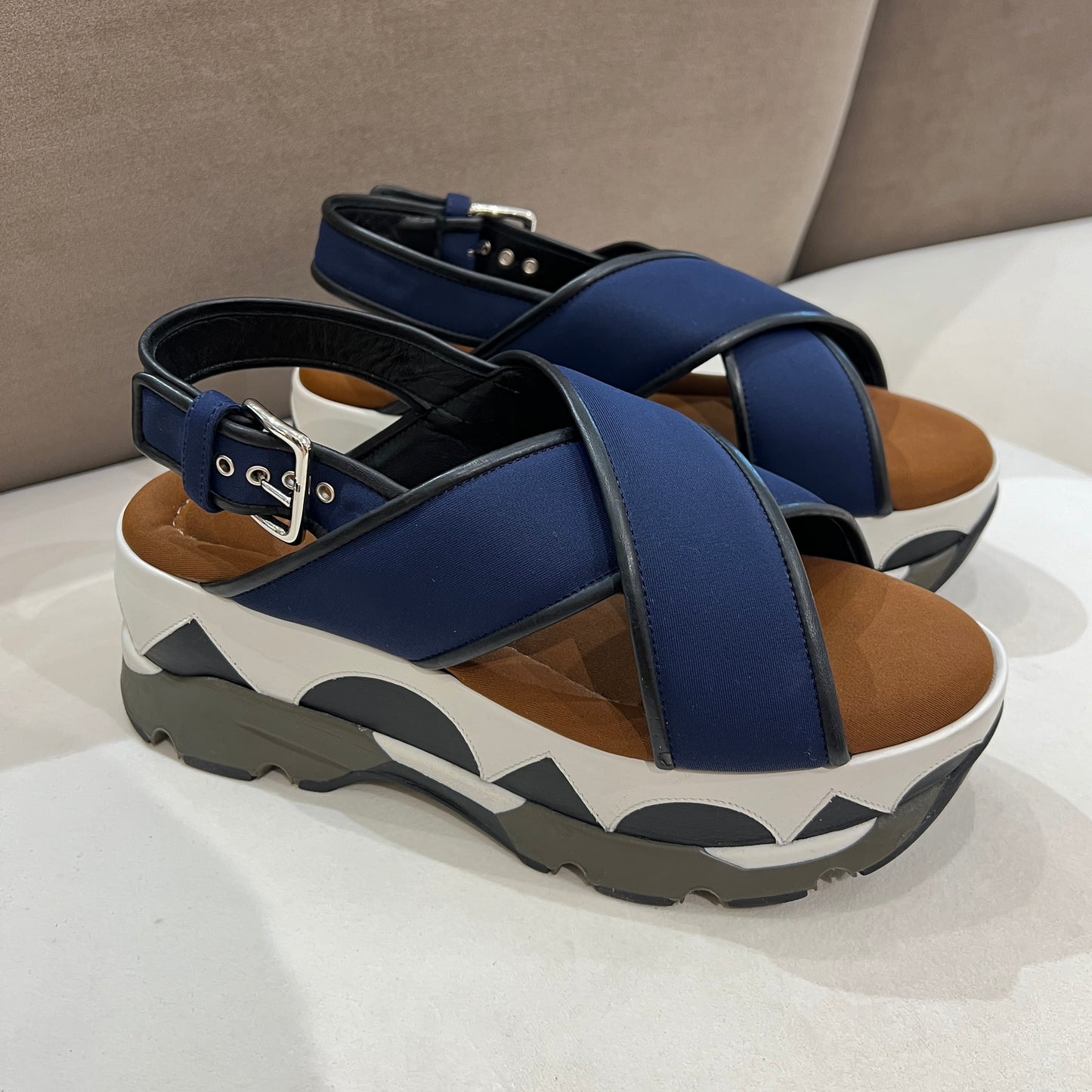 Marni 復古海軍藍 X 黑色帶子,皮革 X 織物涼鞋