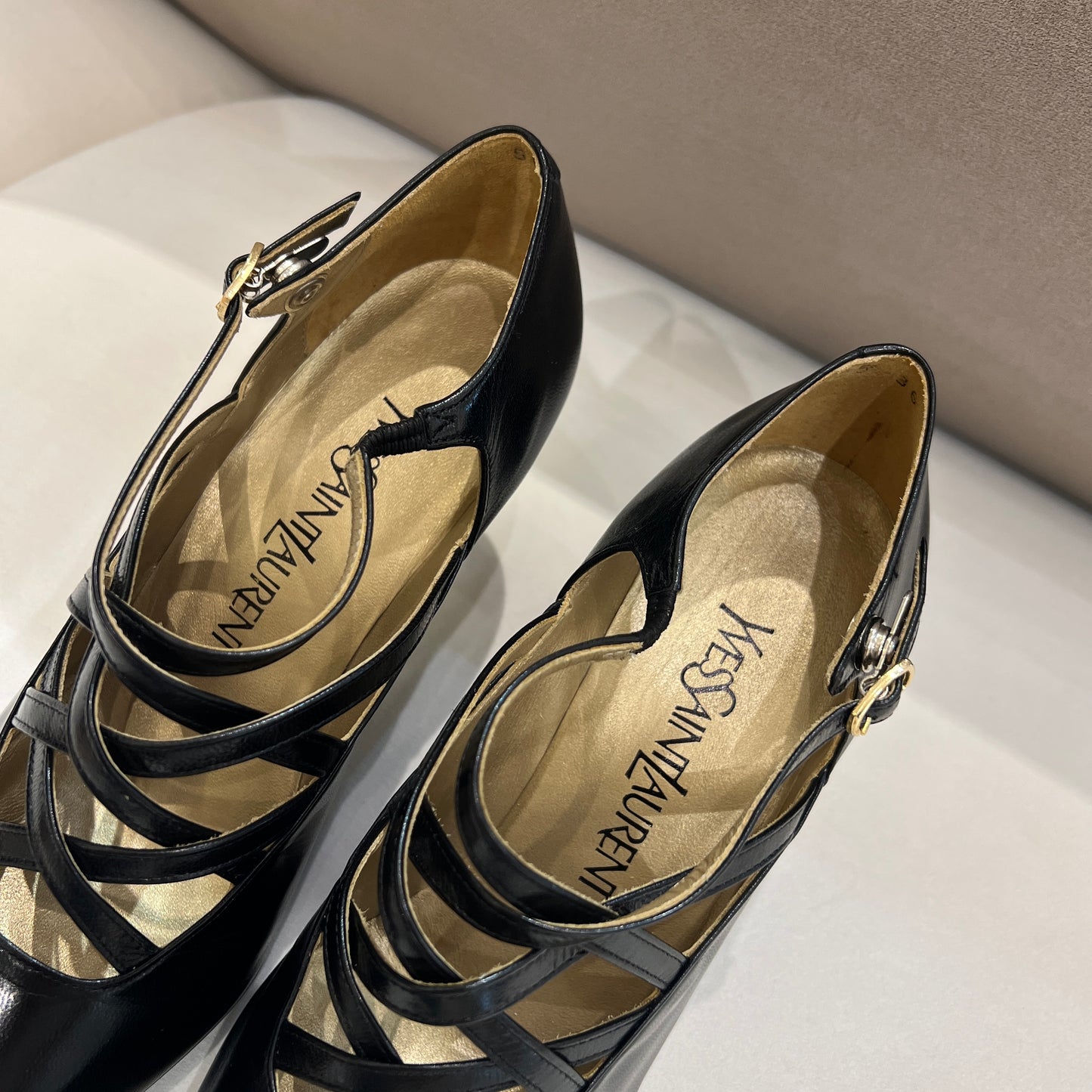 Yves Saint Laurent 復古未使用黑色皮革低跟鞋