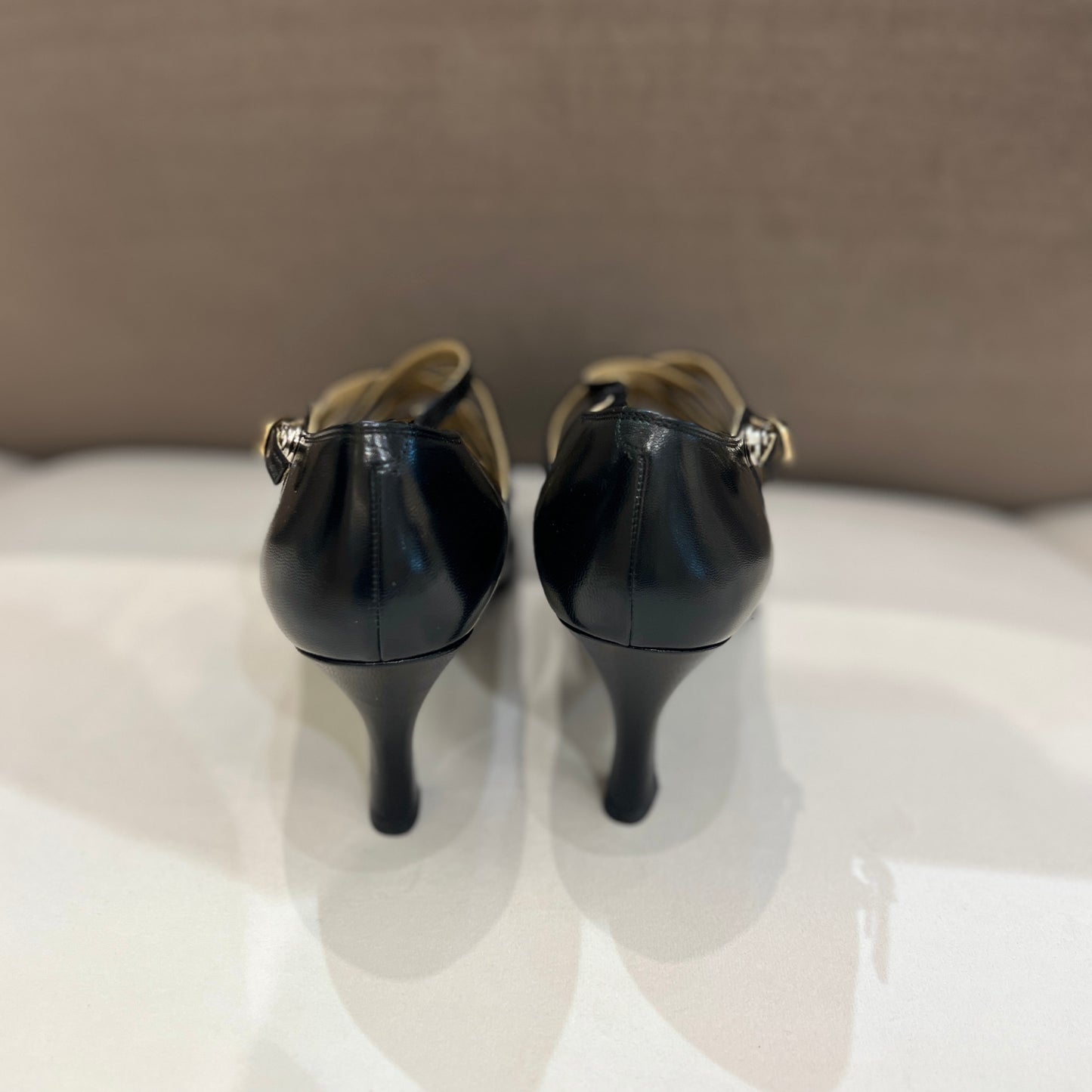 Yves Saint Laurent 復古未使用黑色皮革低跟鞋