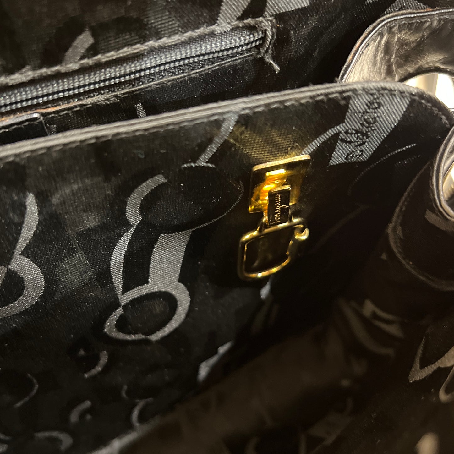 Broken - Ferragamo Gancini Handbag With Strap