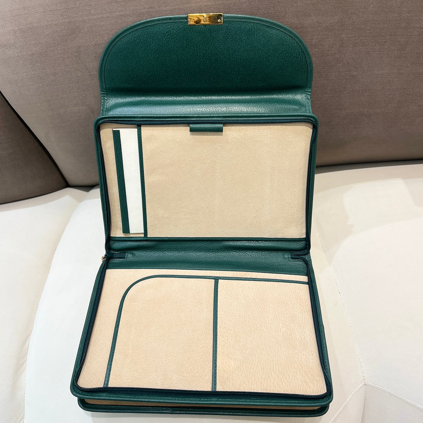 Gucci Emerald Green Leather Briefcase With Special Compartment And Key