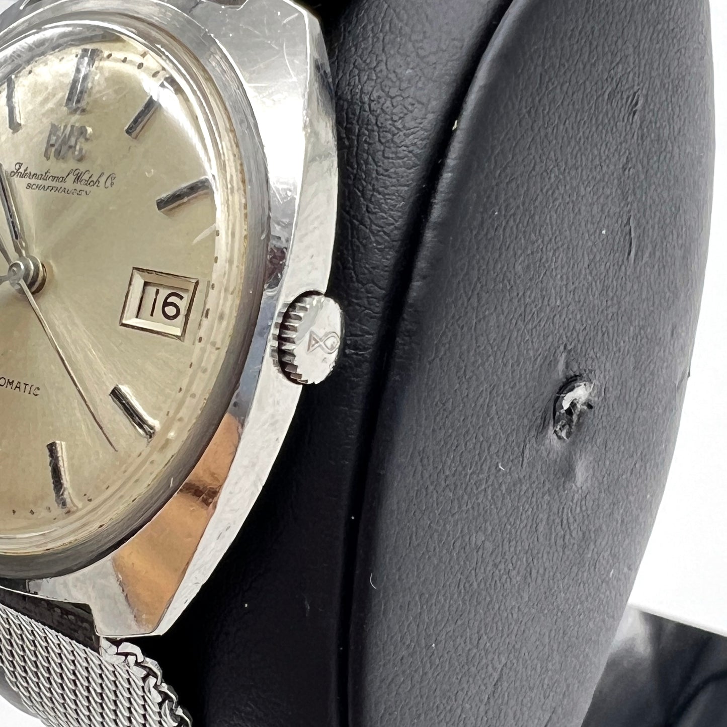 Iwc 復古 36 毫米 8541 型自動日期腕錶,搭配原廠 Iwc 不鏽鋼錶帶