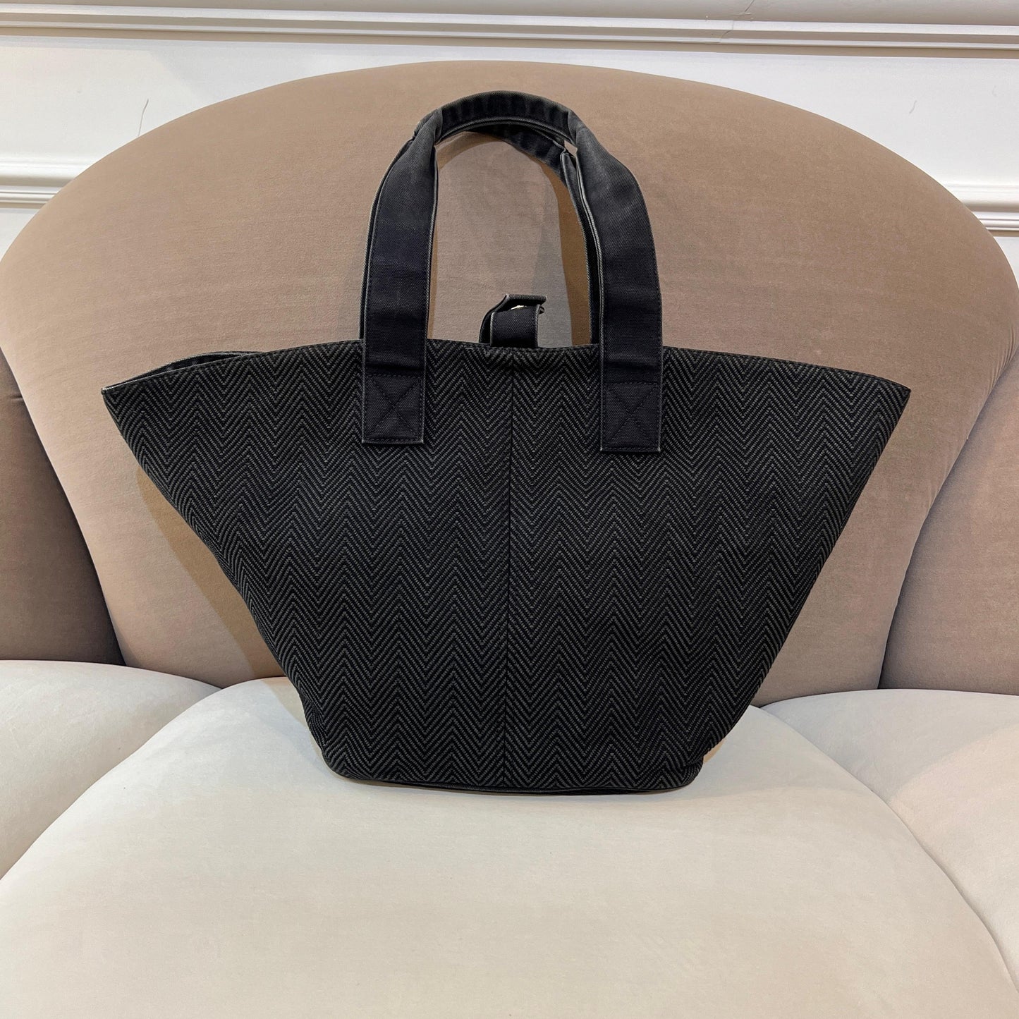 Hermès Vintage Black Herringbone Canvas Tote Bag With Handles & Pouch