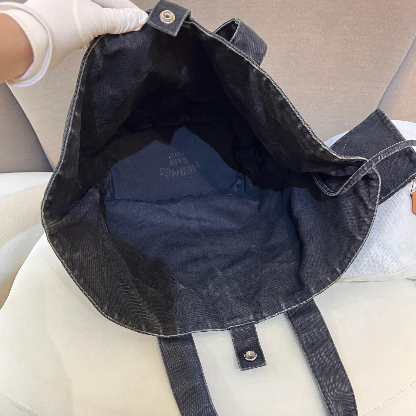 Hermès Vintage Black Herringbone Canvas Tote Bag With Handles & Pouch