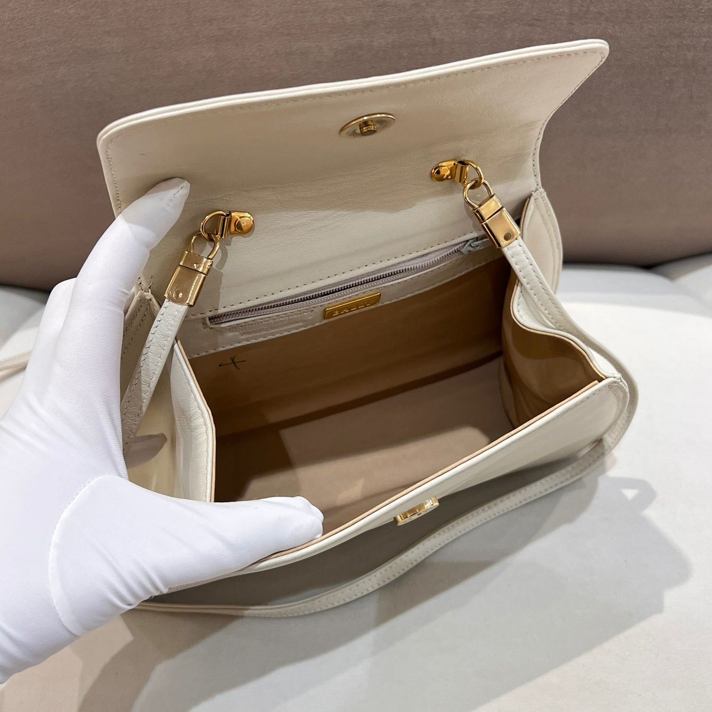 Bally Vintage Cream Leather Minimal Flap Shoulder Bag